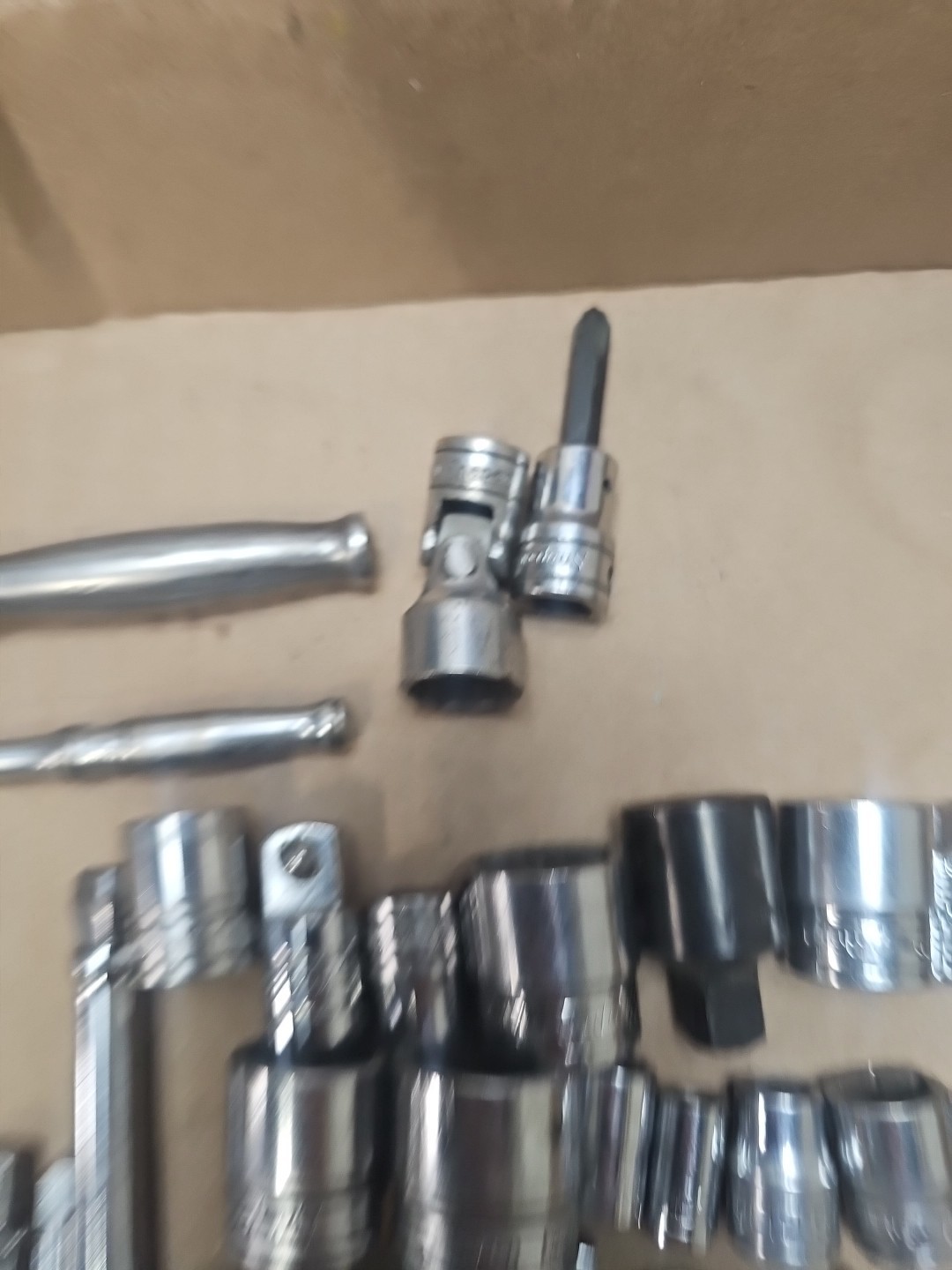 P43- 40 pieces of SNAP ON TOOLS – Sockets, Adapters, Etc 1/4 & 3/8″ Dr