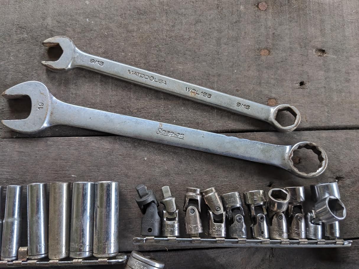 Snap on, Matco, MAC, etc. mixed lot of various swivel/sockets and sizes-Trays