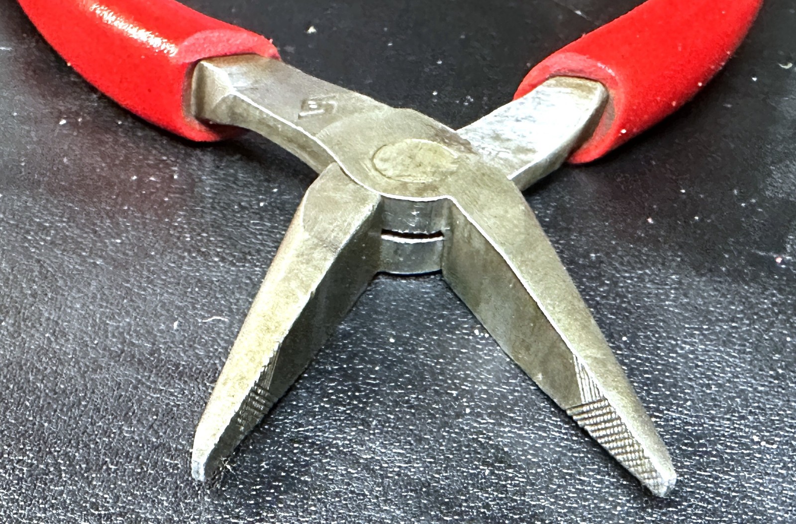 SNAP ON 95ACF 6″ Talon Grip™ Needle Nose Pliers (Red) USA