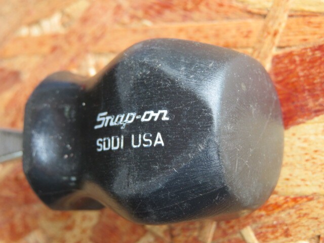 Vintage Logo Snap-on Flathead Screwdriver SDD1