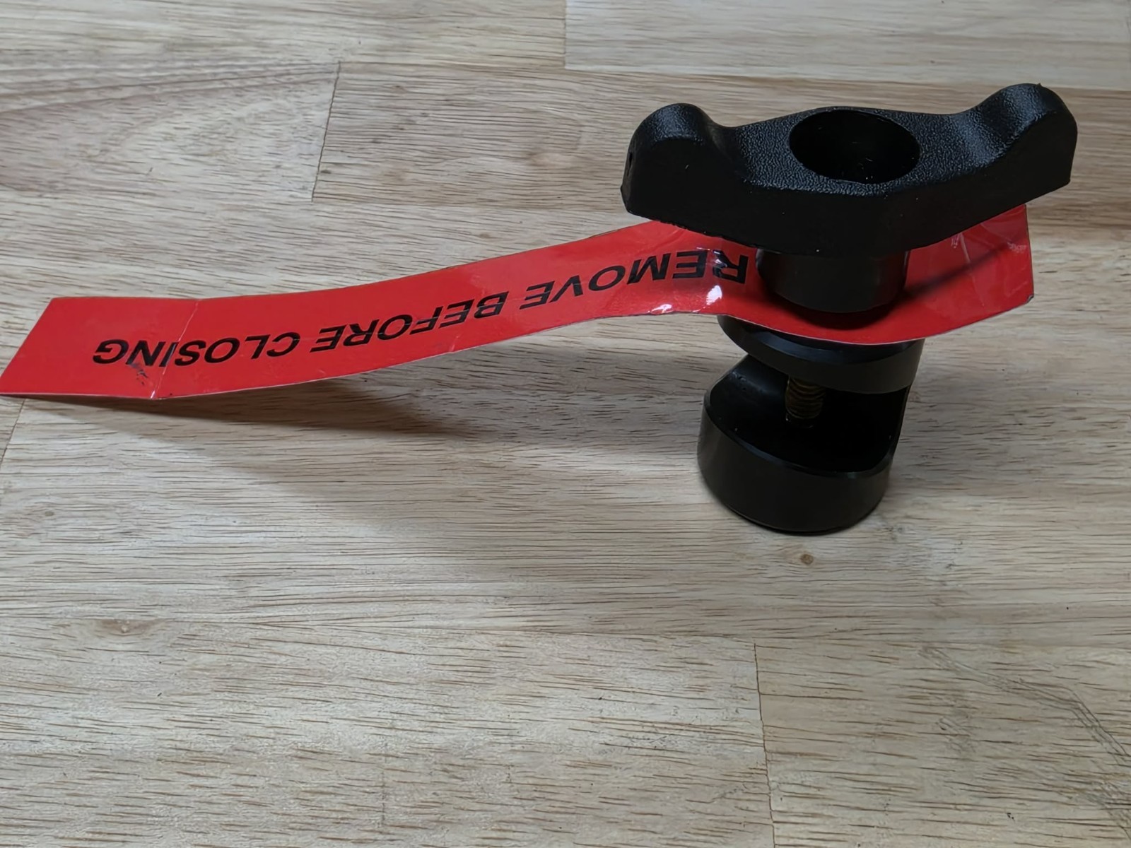 Thexton 939 Magnetic Strut Rod Lock
