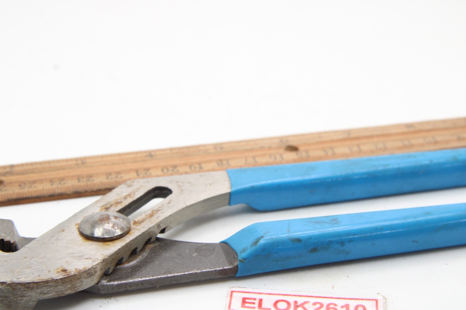 Channellock 420 Tongue & Groove 9″ Long Blue Rubber Grip Pliers USA