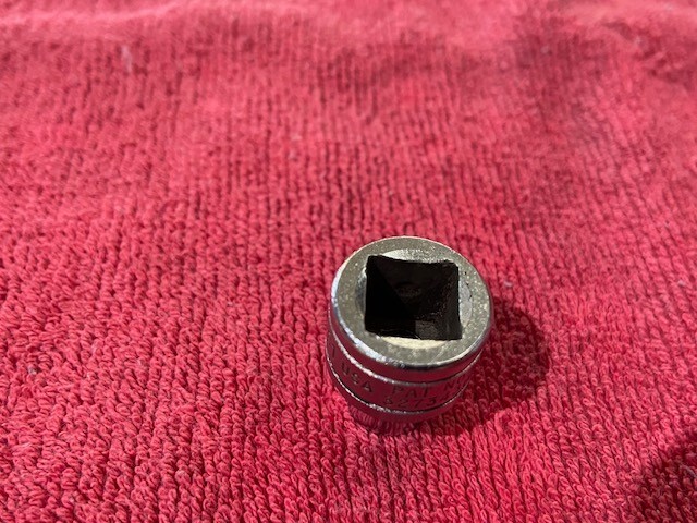SNAP-ON TOOLS 3/8″ DR 1/4″ SAE FLANK DRIVE SHALLOW SOCKET MODEL: F081 USA