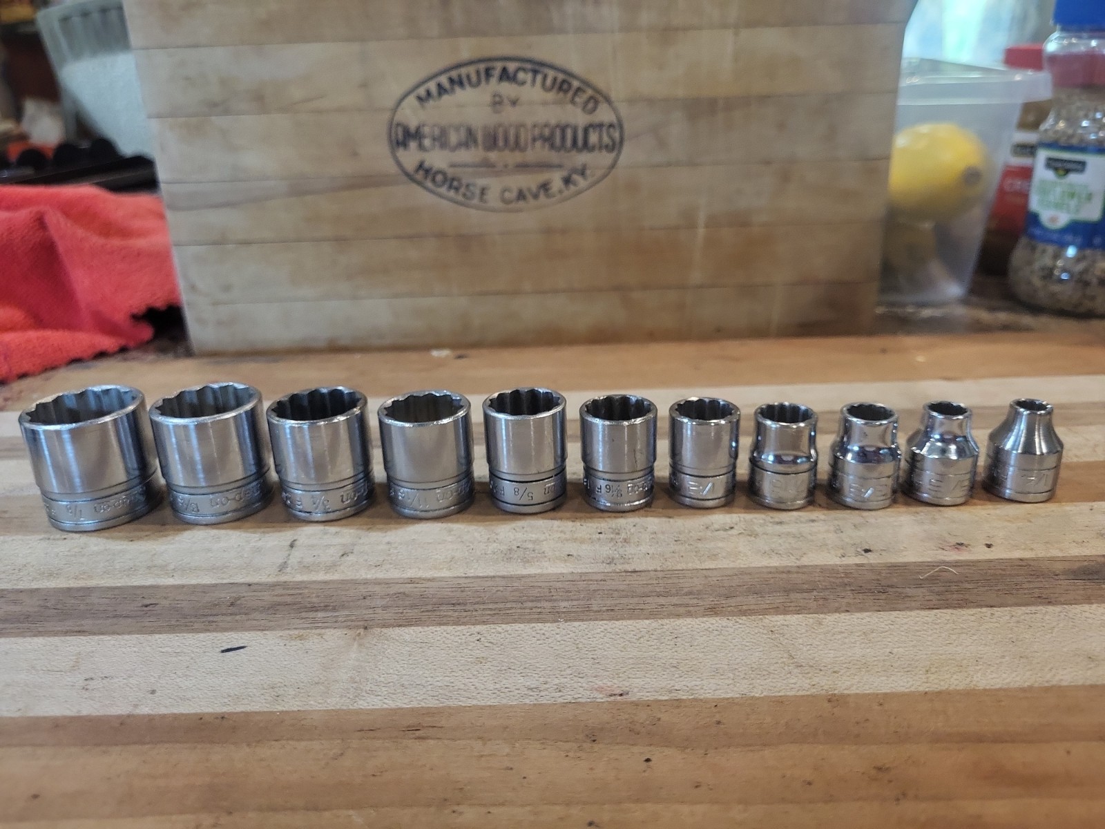 Snap On 211FY 11 Pc. 3/8″ Dr 12 Pt. SAE Shallow Socket Set 1/4″-7/8″ F081-F281
