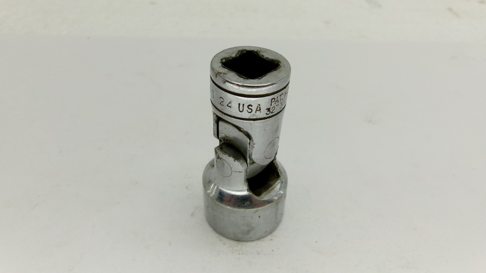 Snap-on tools USA 3/8 drive 3/4″ SAE 6 point Swivel Socket FS24