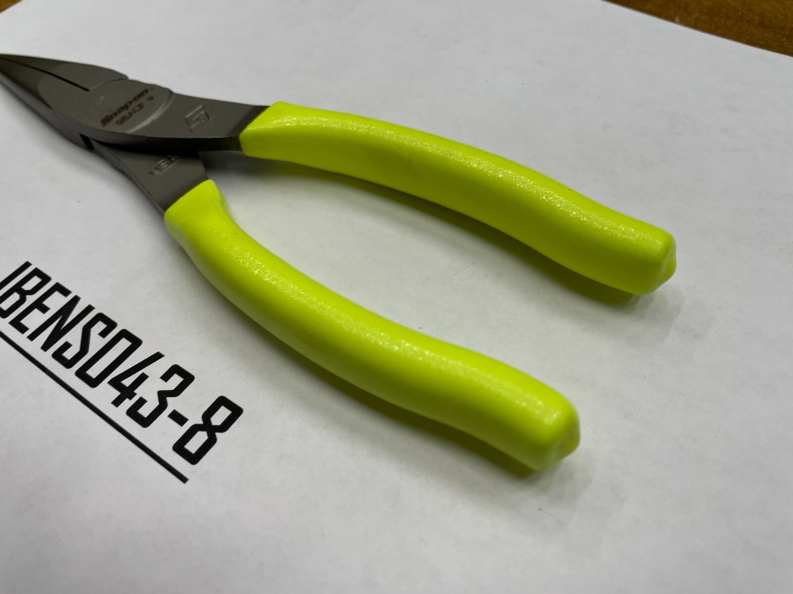 Snap-on Tools USA NEW HI-VIZ 8″ Soft Grip Needle Nose Pliers 96ACFHV