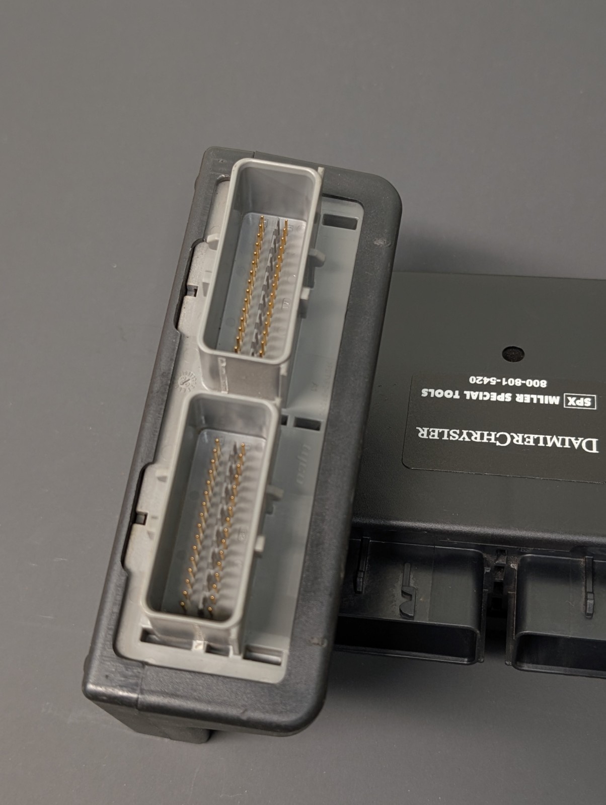 Miller Tool 8443-32 Right And Left 32-Way SRS Load Tool Adapters