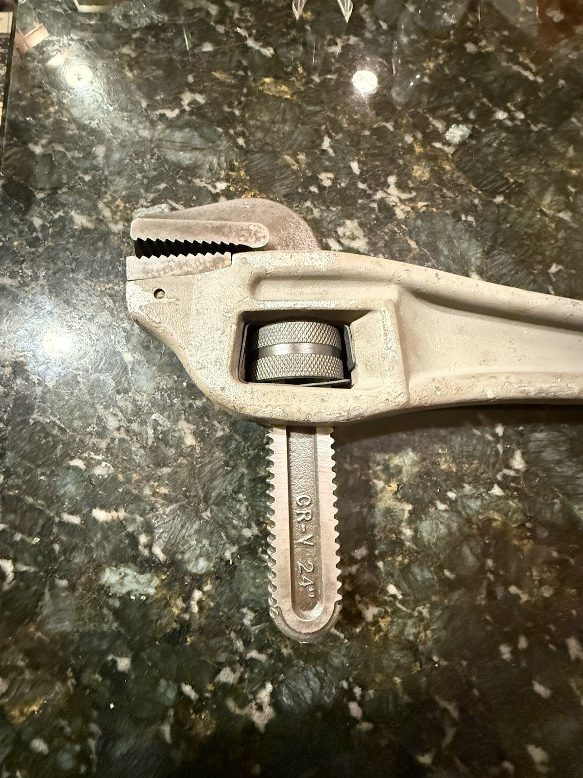 WESTWARD 1XJZ9 24” Aluminum Heavy Duty Pipe Wrench I Beam 3” Serrated Jaw Offset