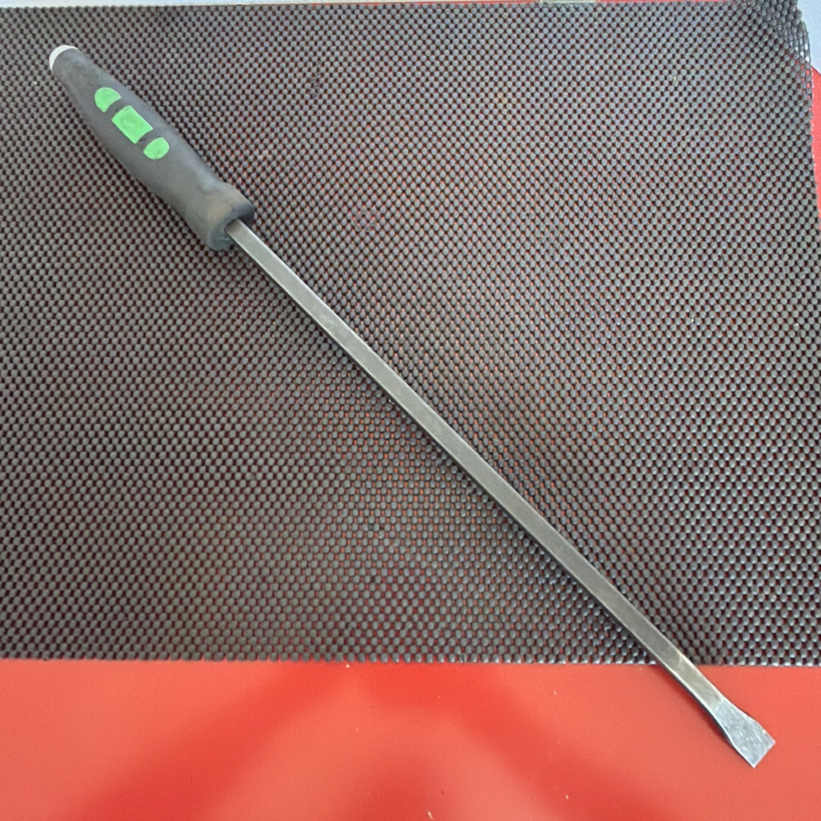 Matco Tools 25″ Curved Tip Striking Pry Bar Green Comfort Grip PBG25B