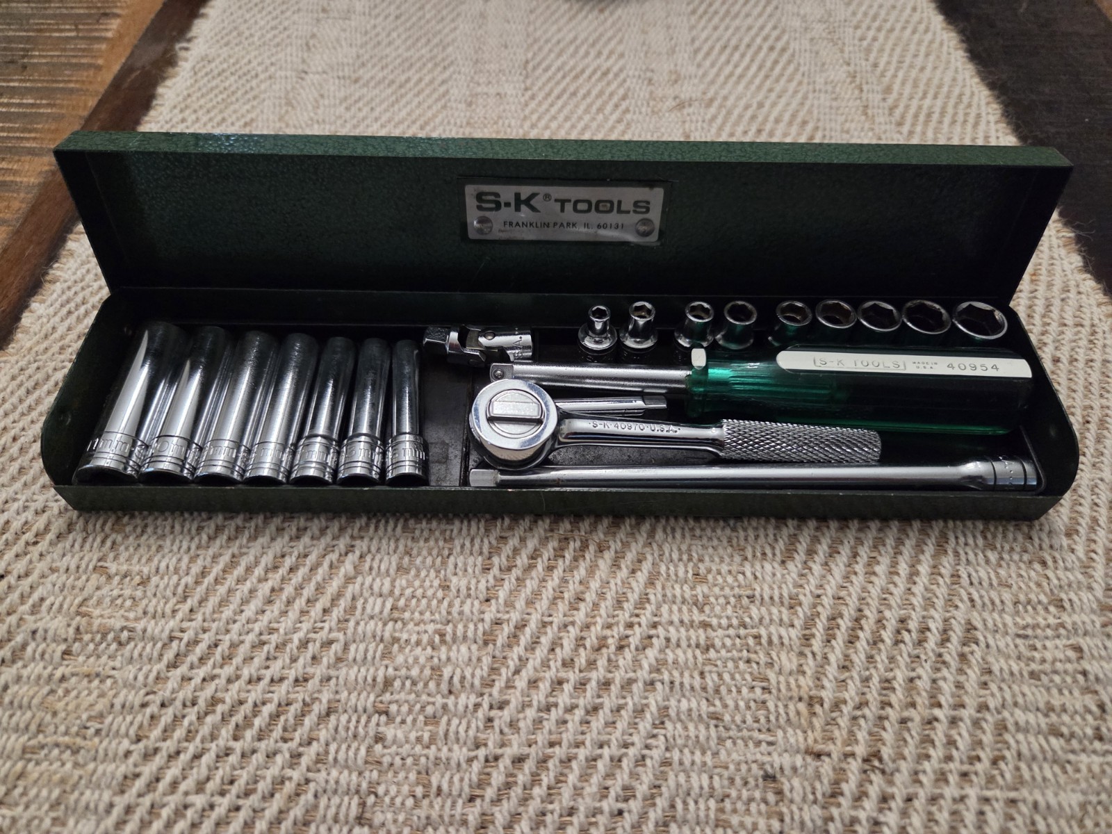 Very Nice Vintage SK Tools #1321, 21 Piece Standard 1/4″ Metric Socket Set
