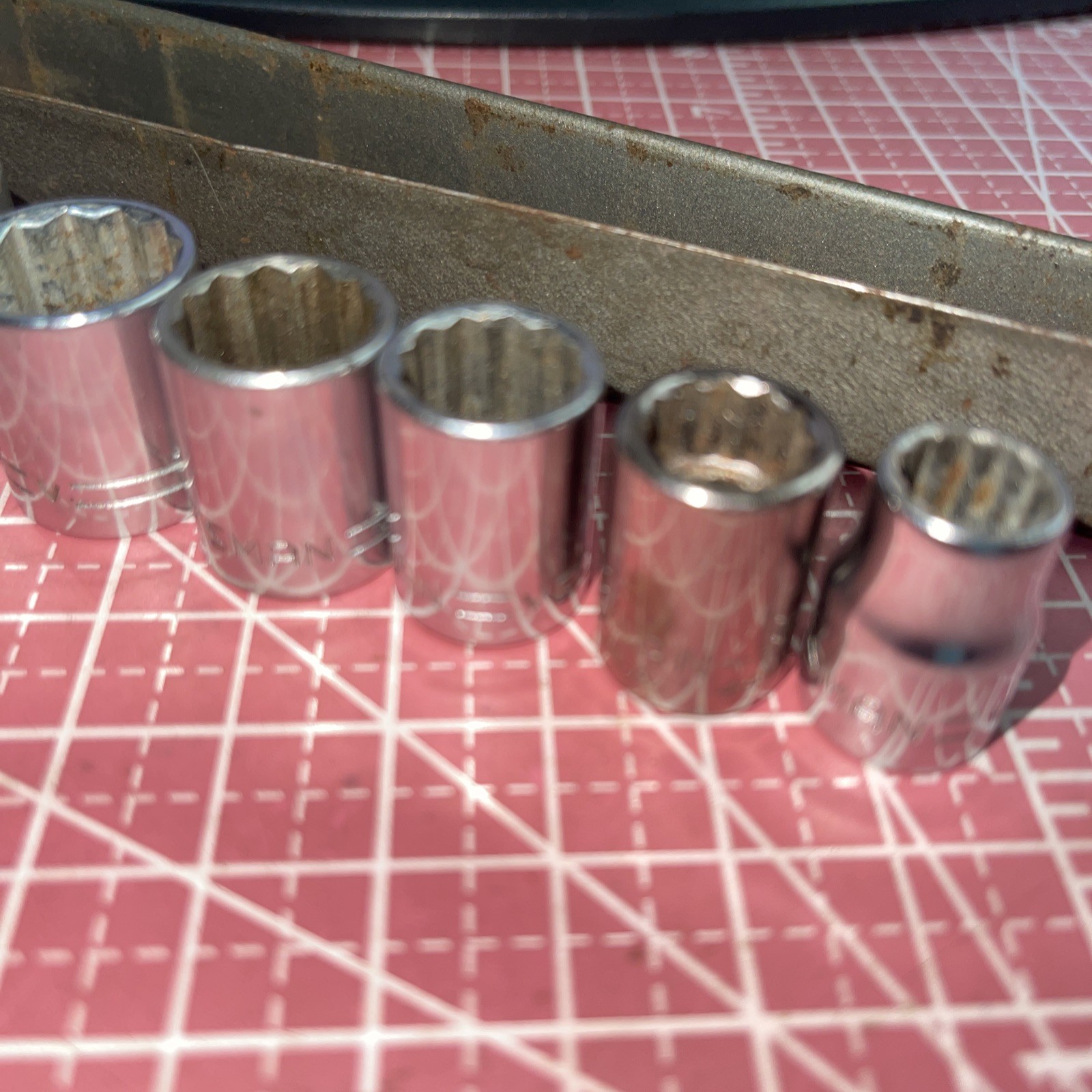 Sears Craftsman USA 8 Piece V SAE 3/8 Drive Socket Set Metal Lip Hanger Case
