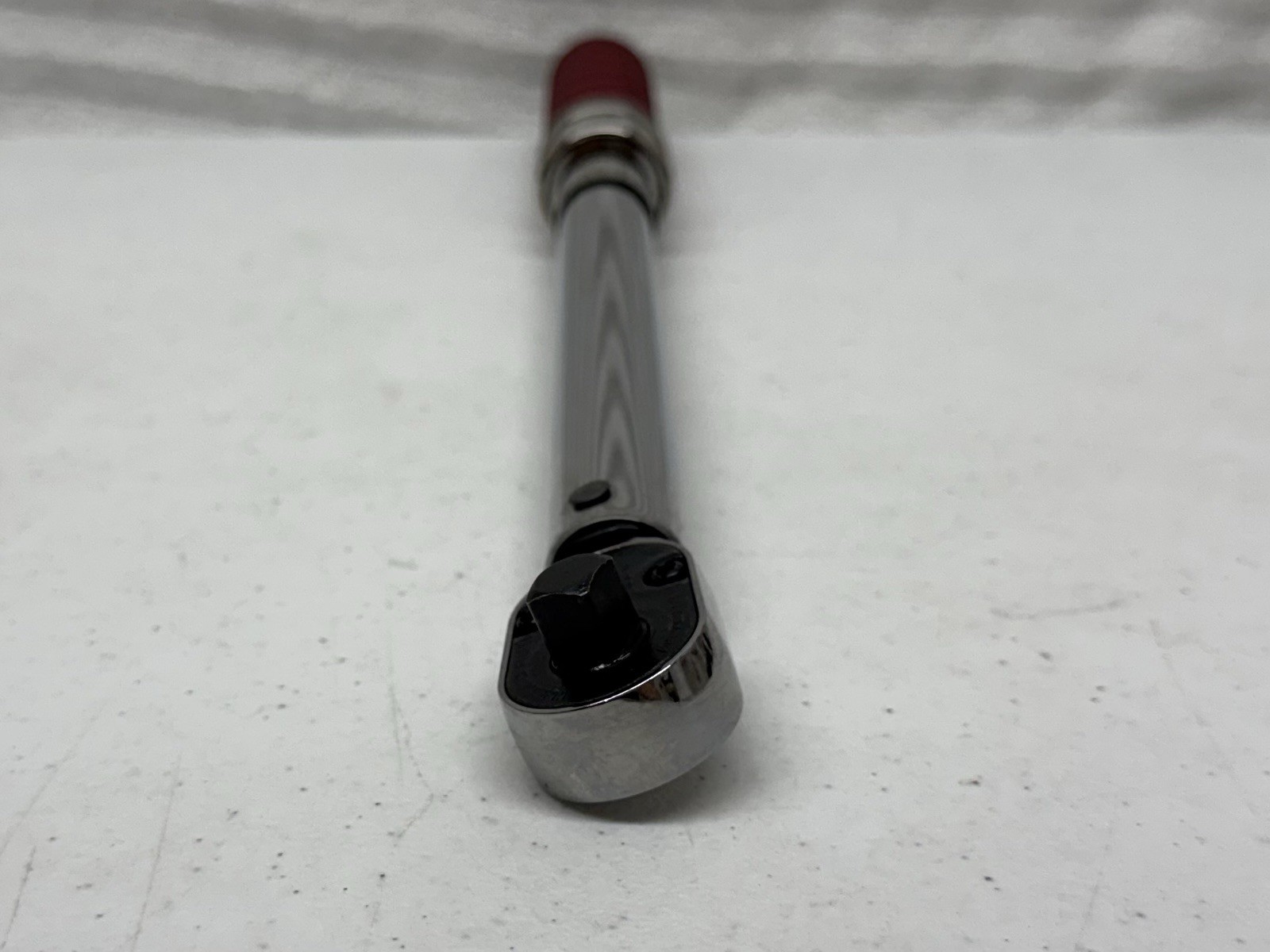 Snap On 3/8” Dr RED Adjustable Click Type Torque Wrench #QE2R100R
