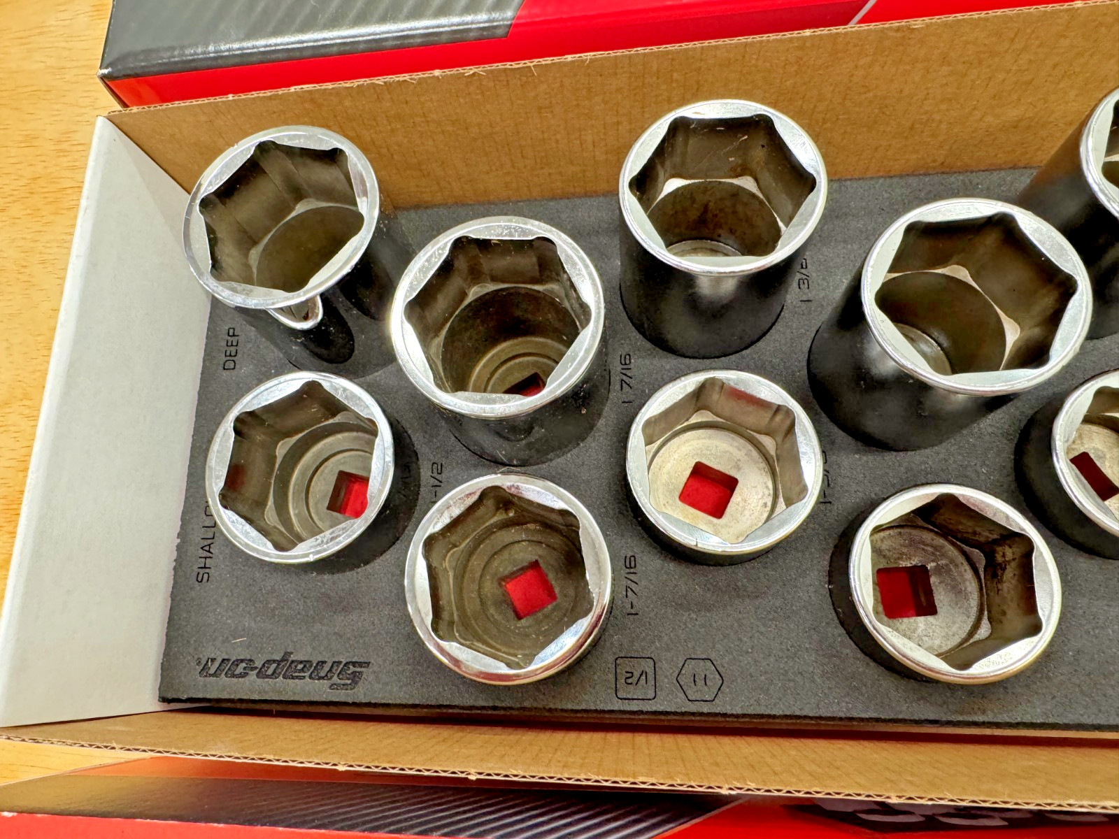 Snap-on Tools NEW RED 84pc 1/2″ Drive 6pt Metric + SAE Master Socket Foam Sets
