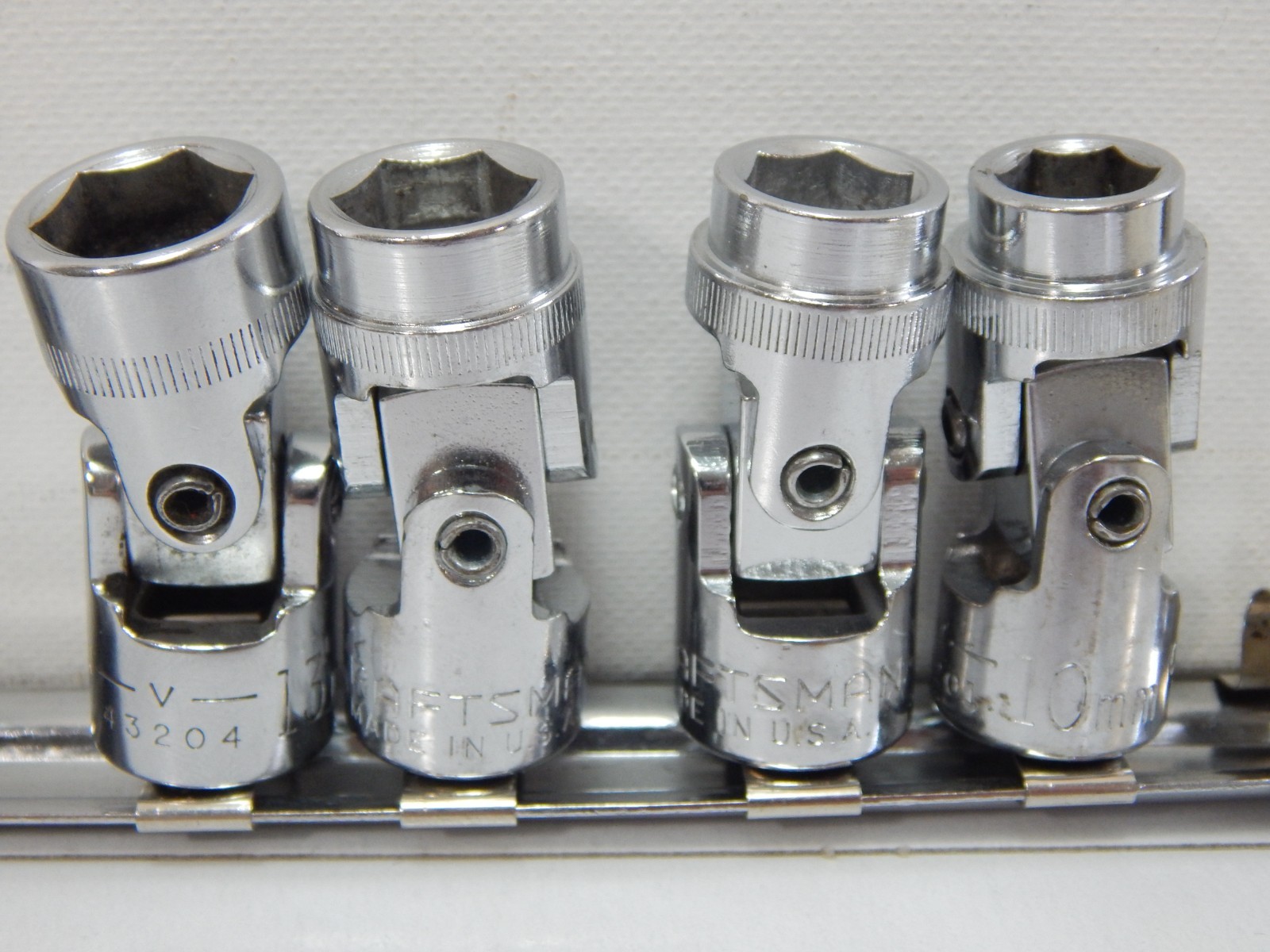 CRAFTSMAN 3/8″ Dr. 10PC. METRIC UNIVERSAL SWIVEL SOCKET SET, 10-19MM -V- SERIES