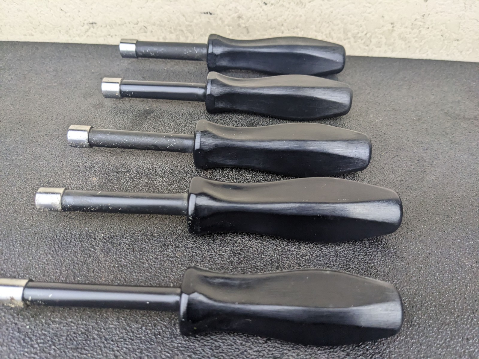 #bo023 Snap On Tools 7PC METRIC 6PT BLACK HARD INSULATED NUT DRIVER SET 6-12MM