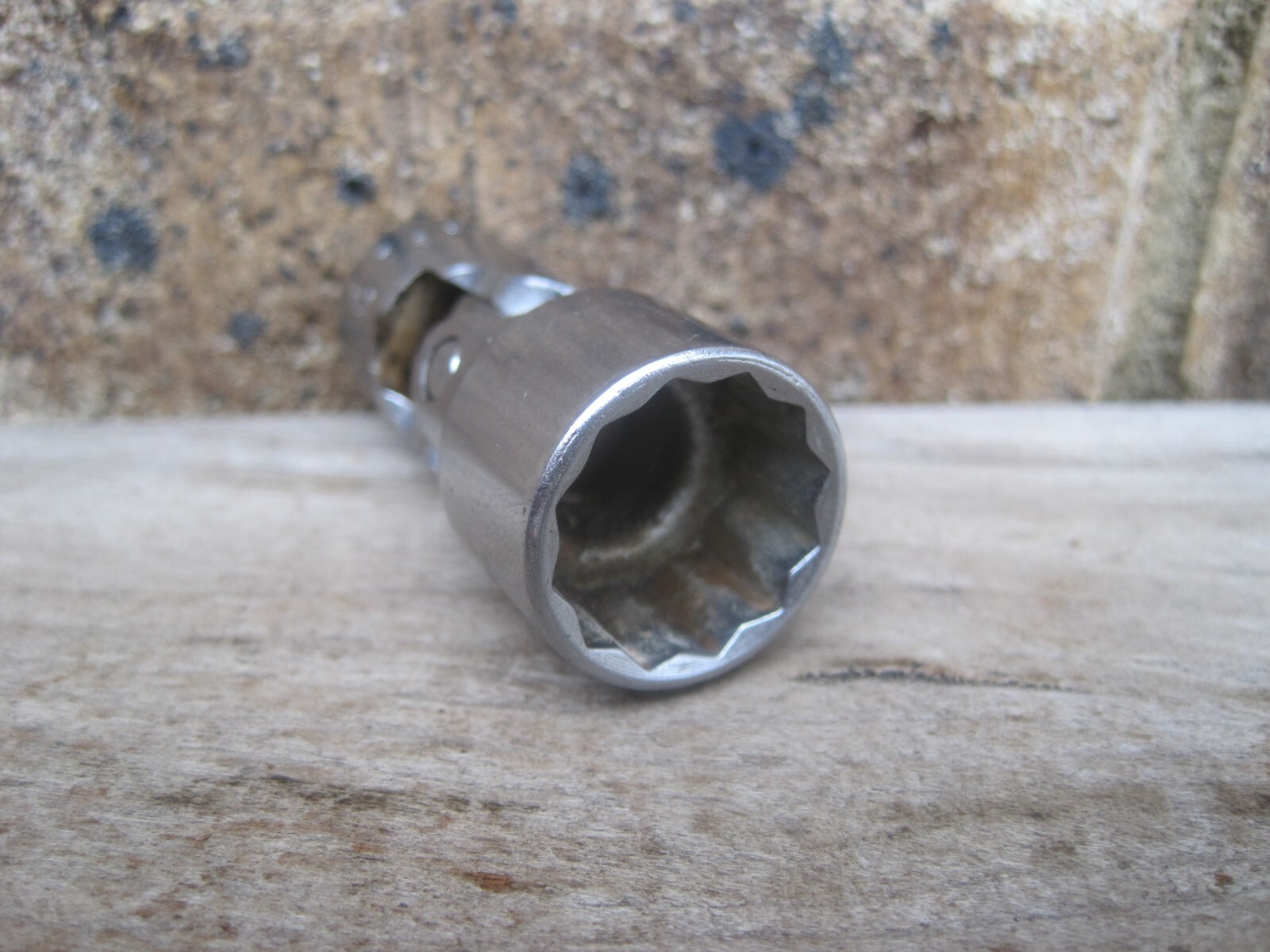 Snap-On 3/8″ Drive 5/8″ Swivel Universal 12pt Socket FVU20
