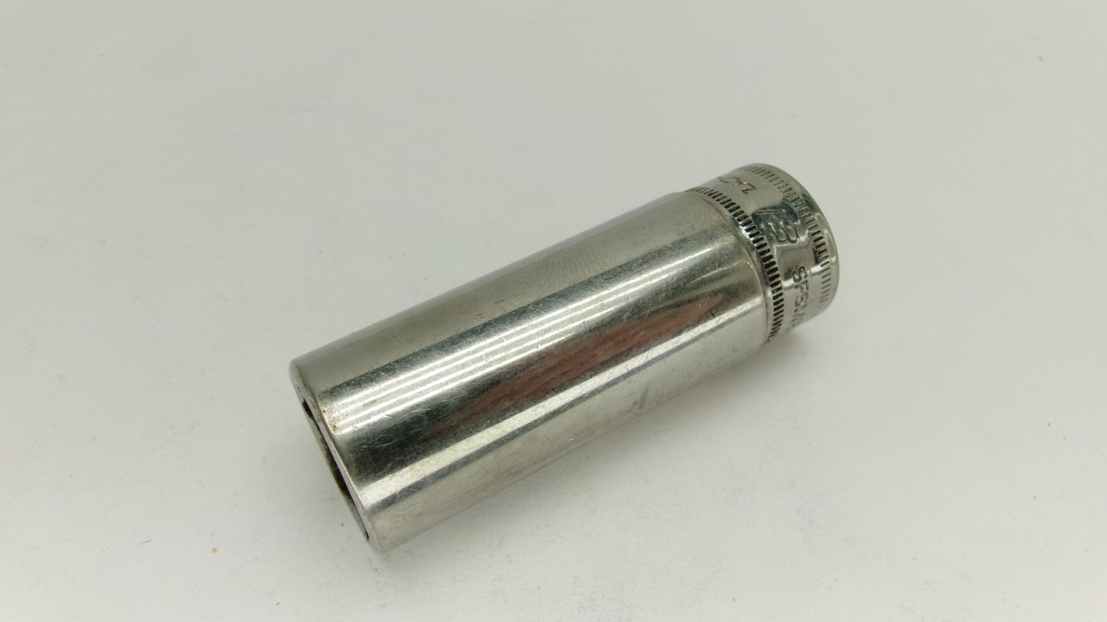 Snap-on tools 3/8″ drive 18mm metric 6 point Deep Socket SFSM18 Nice!