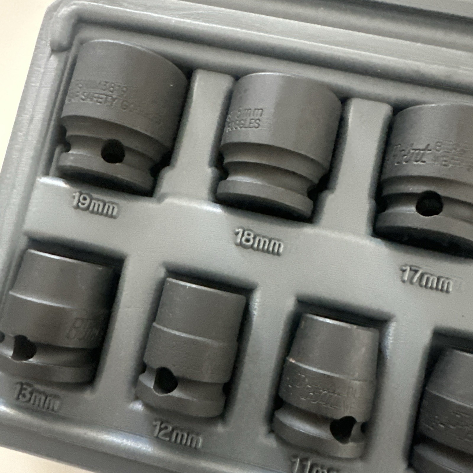 Blue-Point 13 Pc. 3/8″ Drive Metric Shallow 6 Pt. Impact Socket Set W/ Case New