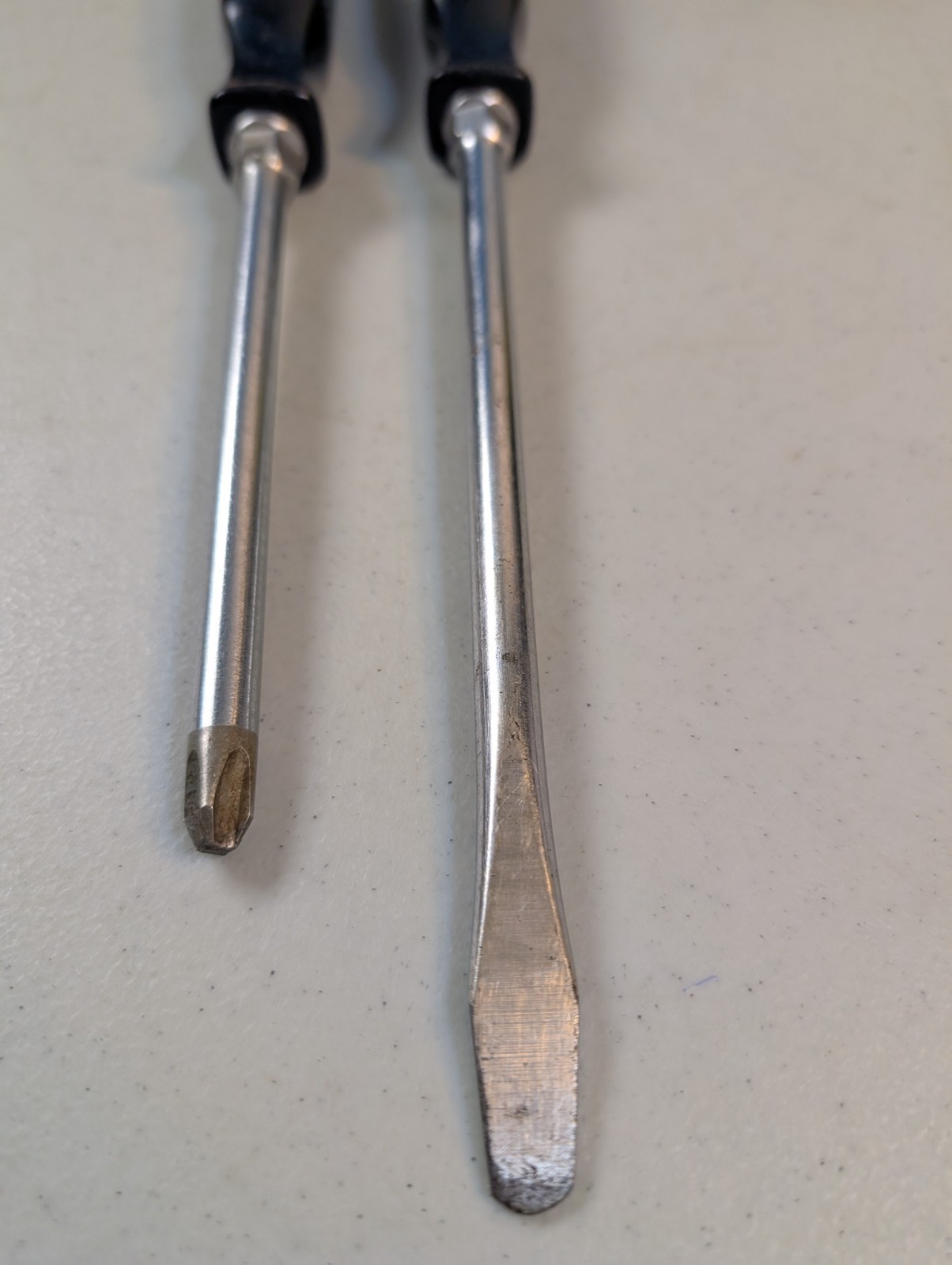 Snap-On SSDP64 #4 Phillips Screwdriver & SSD8 Flat Slotted Black Hard Handle USA