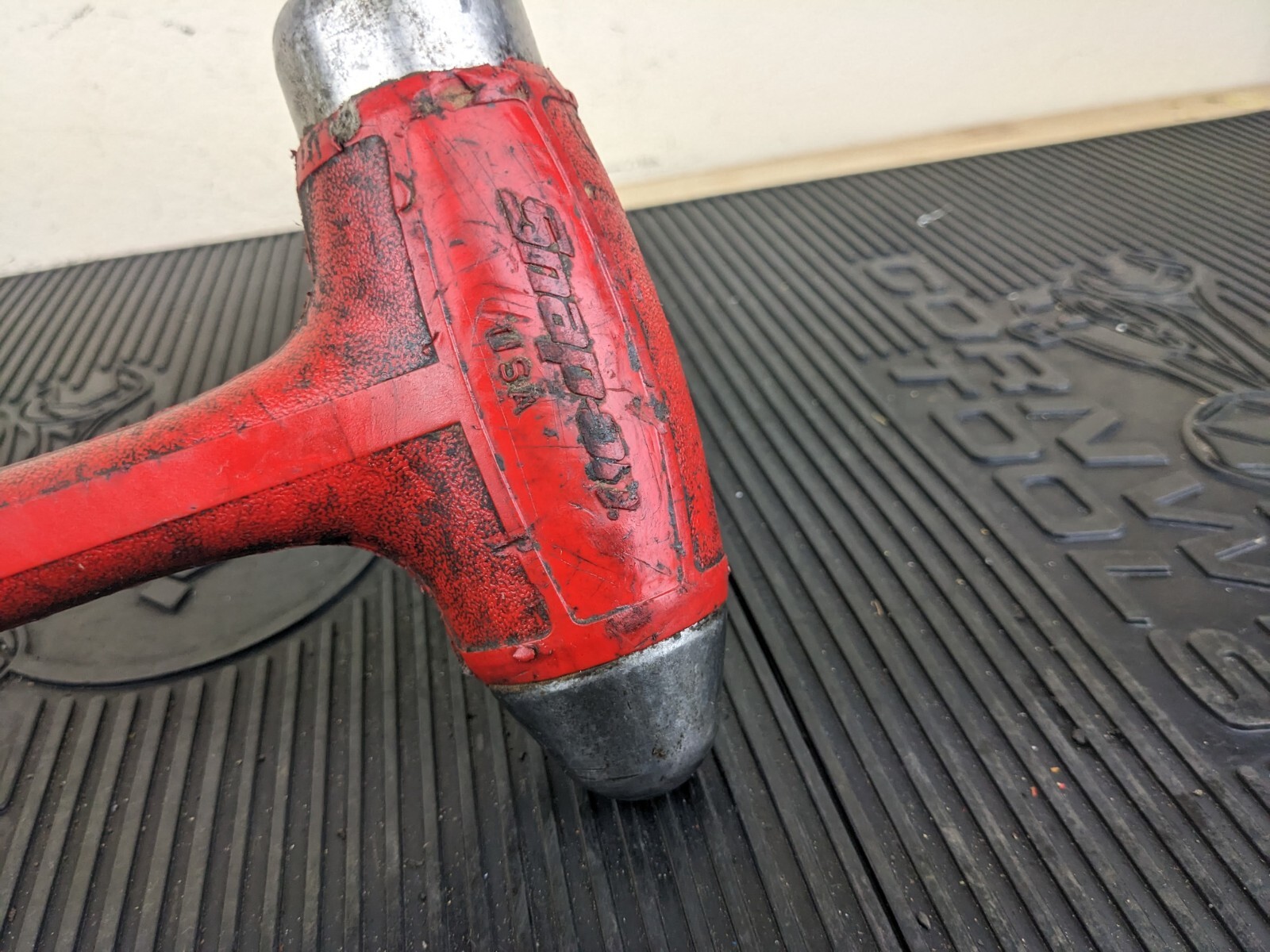 #bc022 Snap On HBBD40 RED 40 oz Ball Peen Soft Grip Dead Blow Hammer