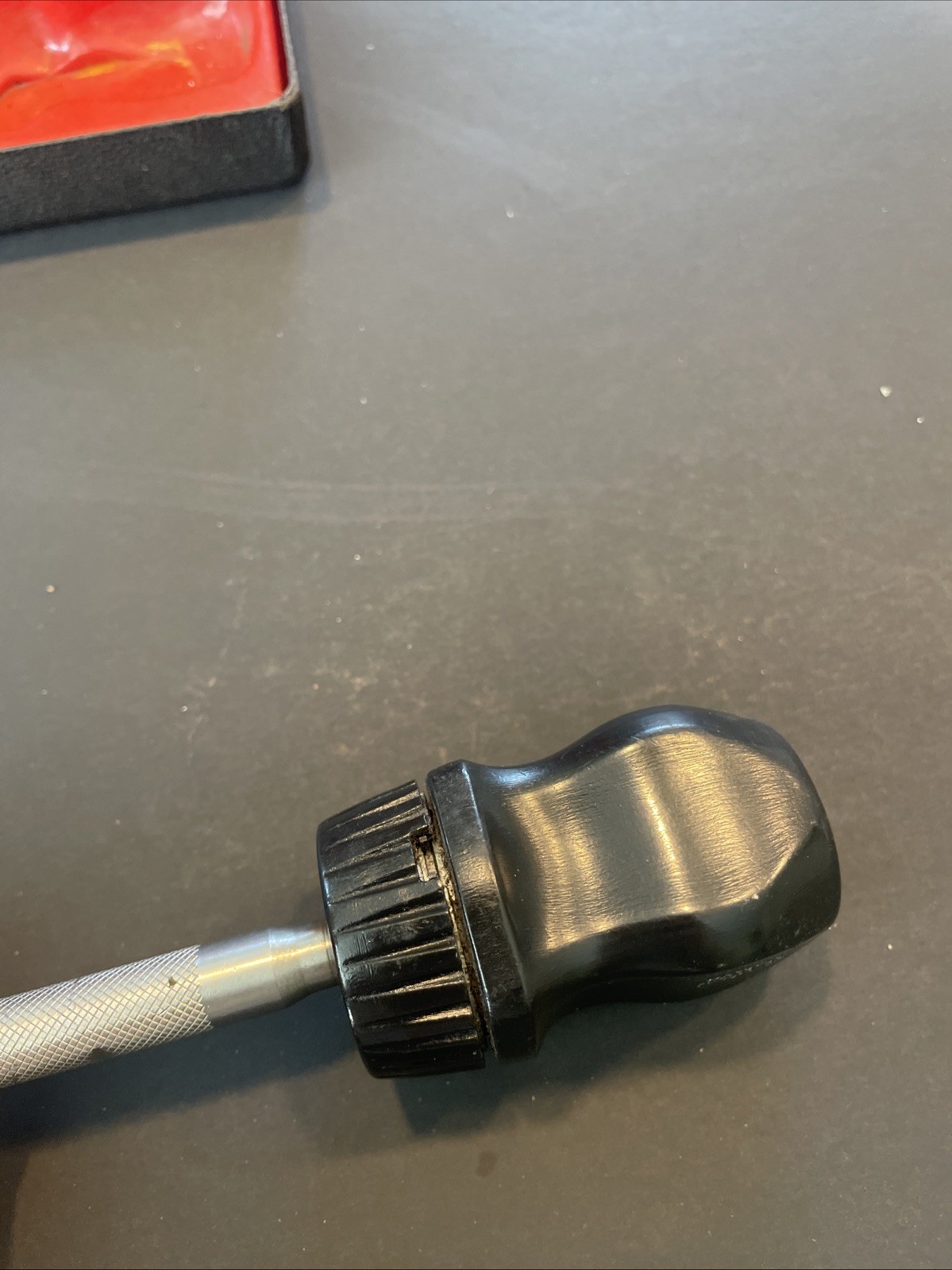 Snap-On SSDMR1 Ratcheting Magnetic Stubby Black Screwdriver With 13 Bits