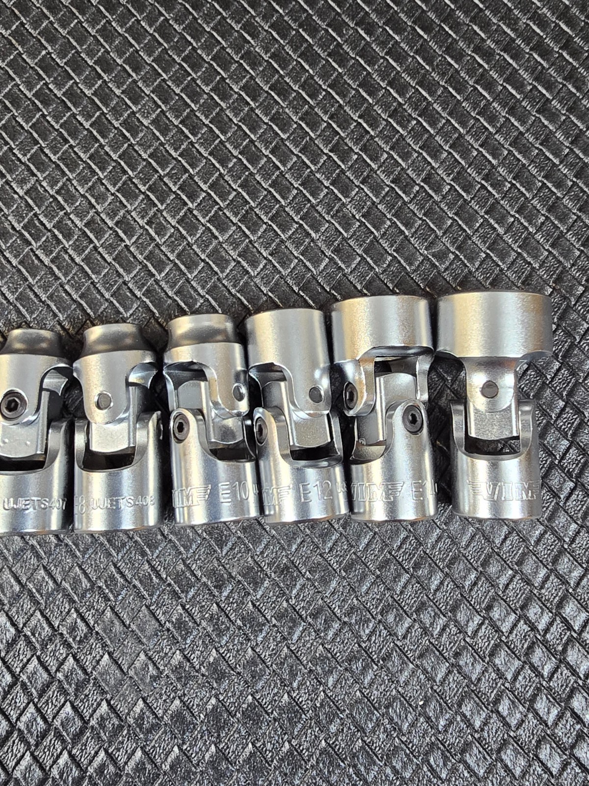 9 PC. 1/4’’ DR. STUBBY UNIVERAL JOINT E-TORX SOCKET VIM-UJETS400