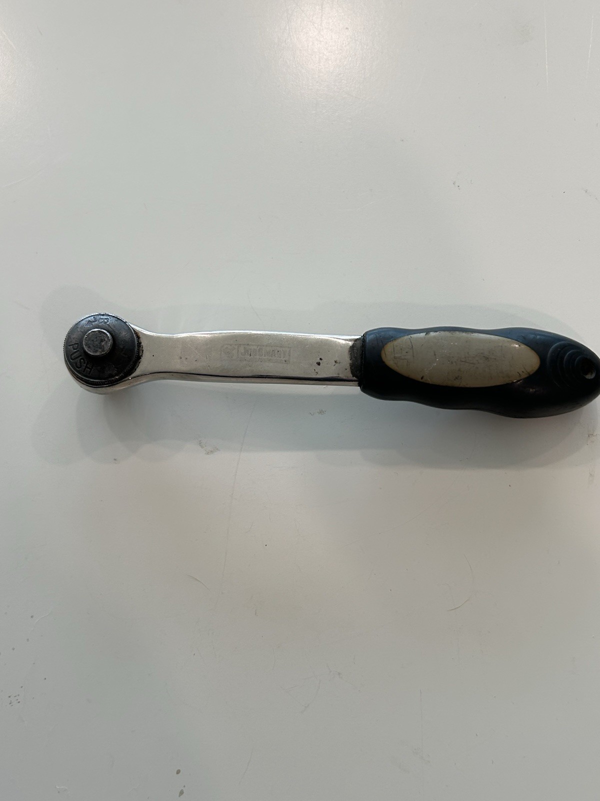 Jobsmart 3/8″ Drive Quick Release Ratchet with Black Rubber Grip Handle