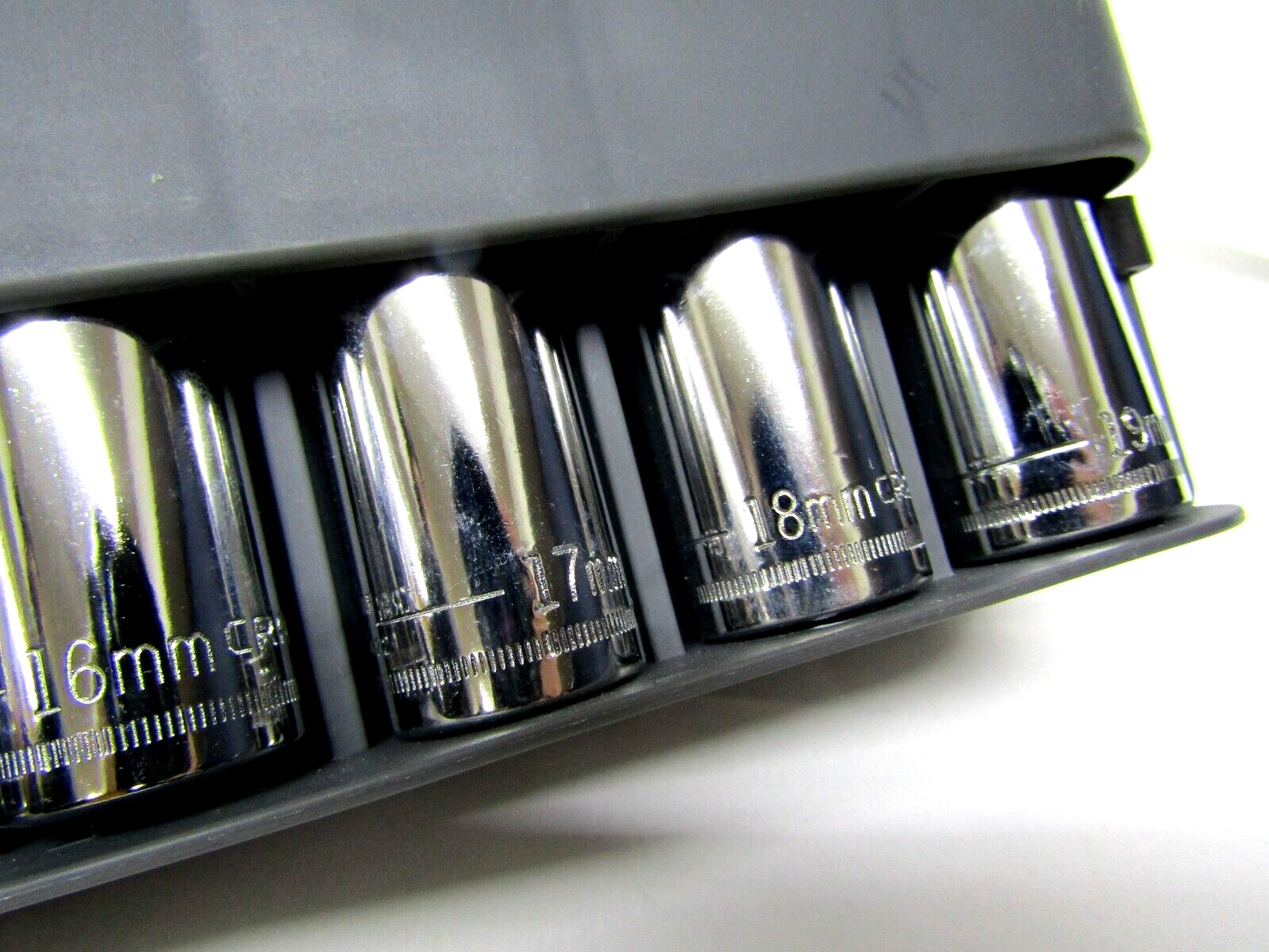 Craftsman 3/8″ 18pc Deep Socket Sets METRIC + SAE 34558 – SEALED