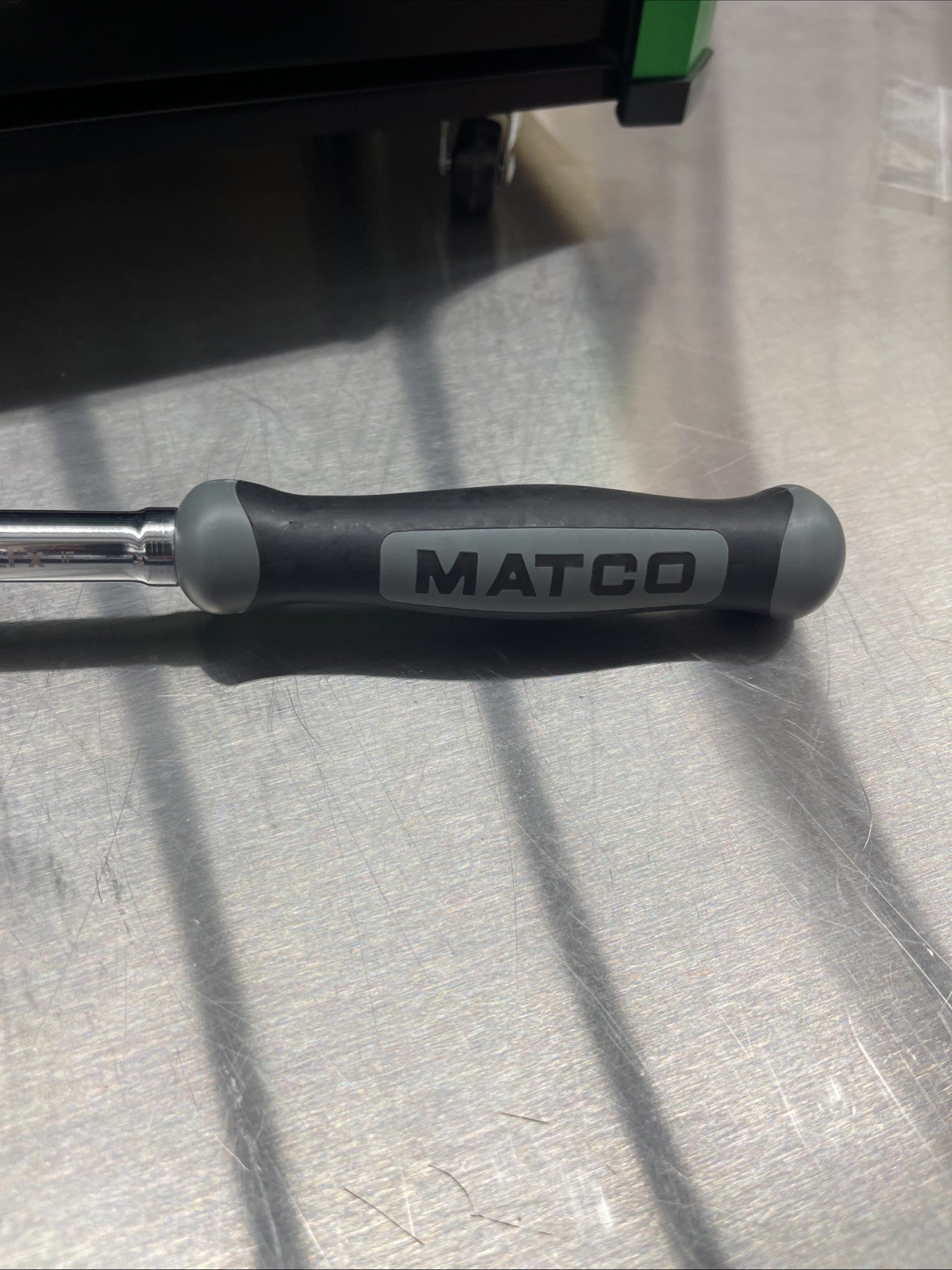 NEW! Matco Tools BFR128LFSG 3/8″ DRIVE 12-1/2″ LOCKING FLEX HEAD RATCHET Grey
