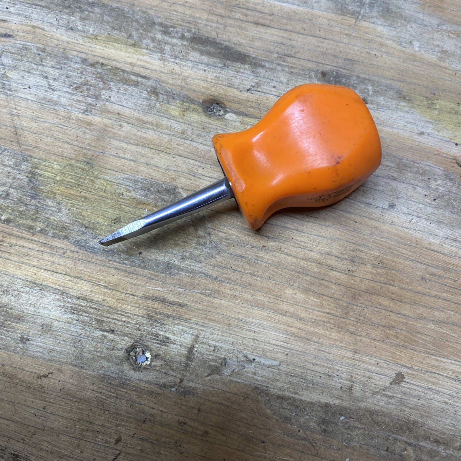 Snap On Tools Vintage Screwdriver SDD1 Orange Hard Handle Stubby Short Flat Head