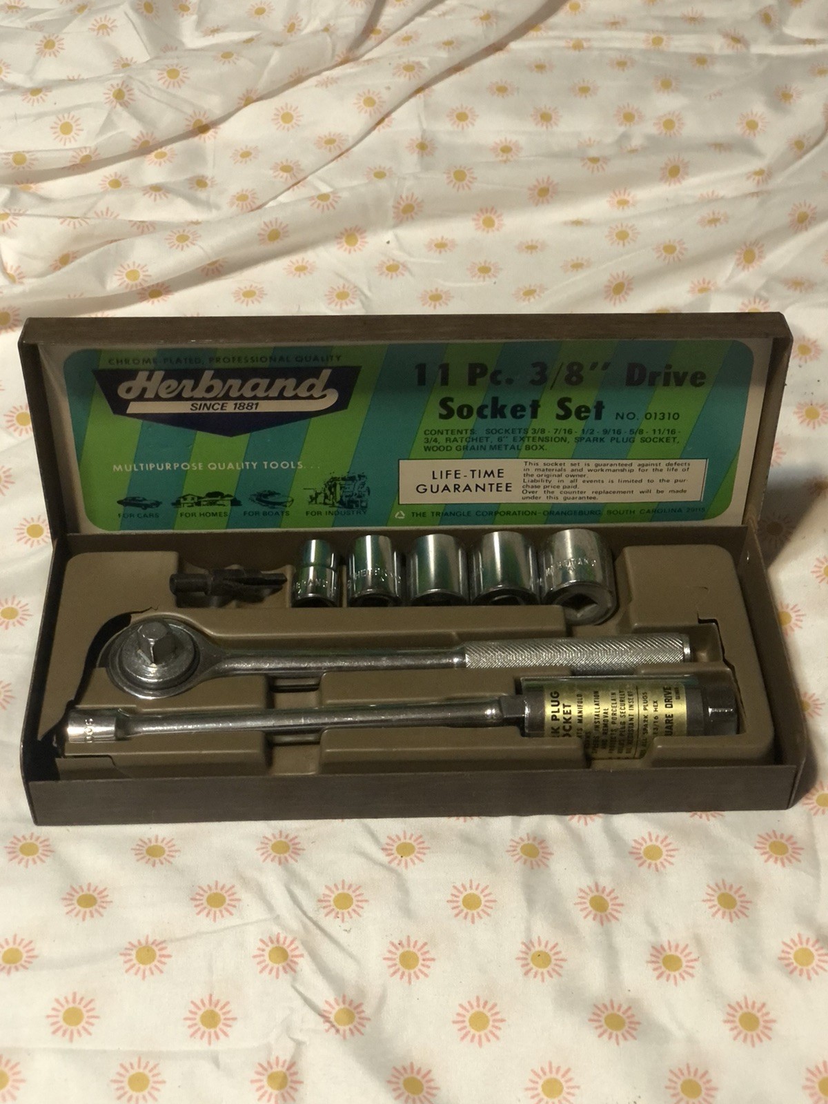 Herbrand 11-Pc 3/8″ Drive SAE Socket Set Ratchet Extension Spark Plug Metal Box