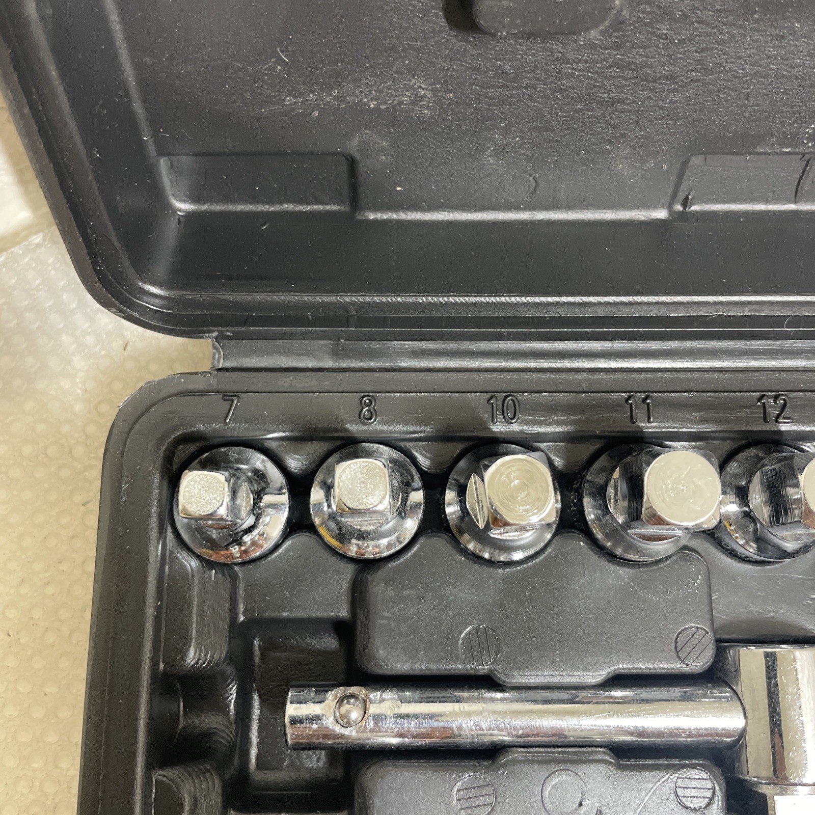 18 PCS Oil Drain Pipe Plug Square Triangle Socket 3/8» Drive Removal Tool Set