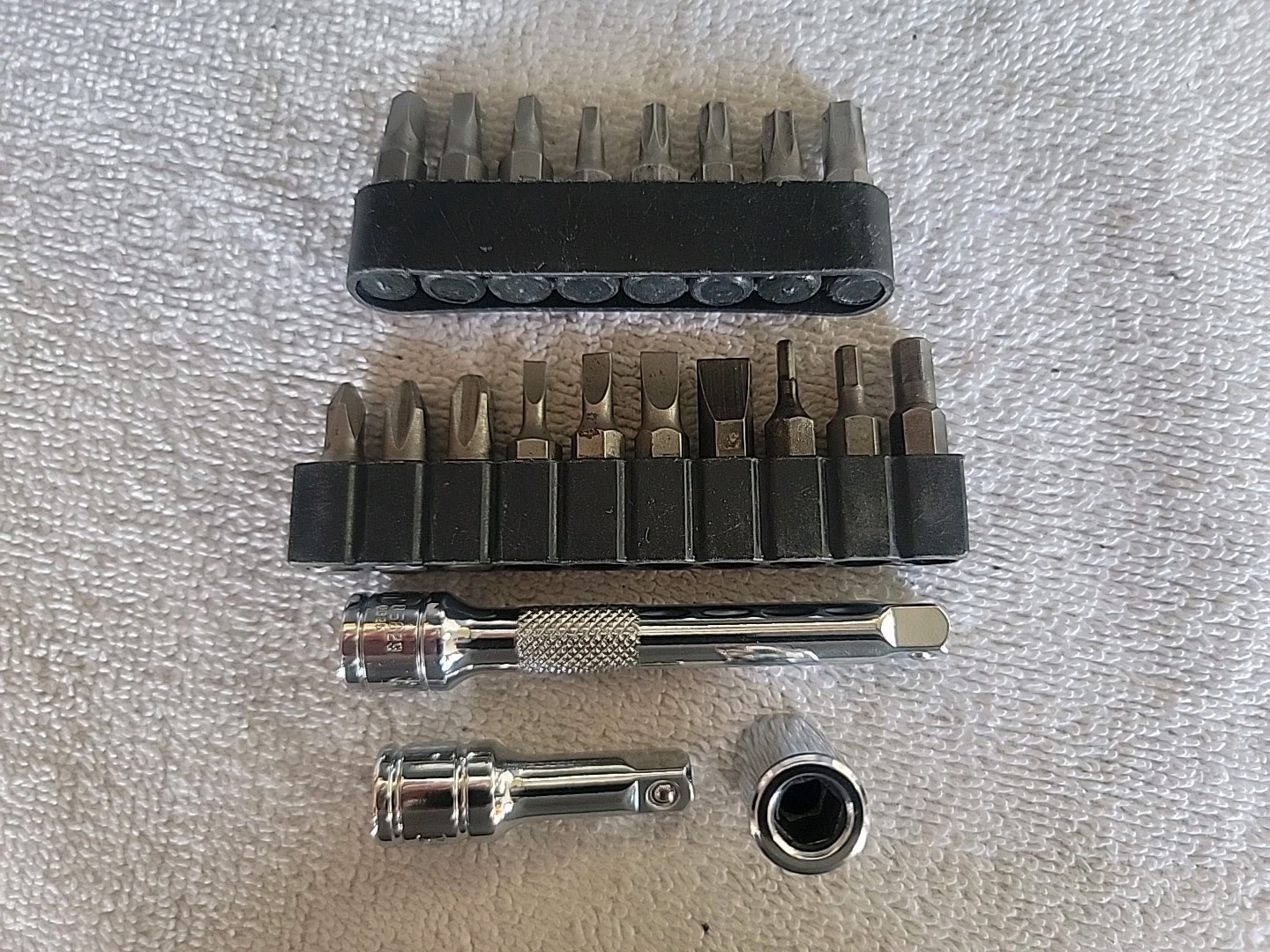 93pc Kobalt MIX Socket Wrench Set 1/4, 3/8, 1/2 dr., SAE/Metric + 18pc Apex Bits