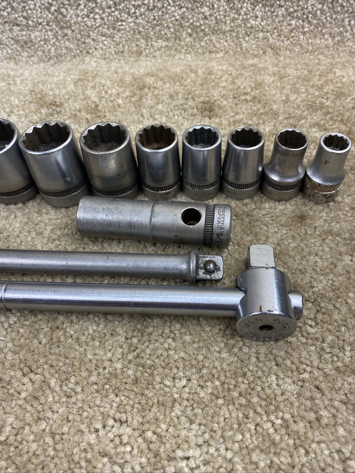INDESTRO SAE 15 Pc.1/2 Socket Set w/Penens 1/2 Ratchet Vintage