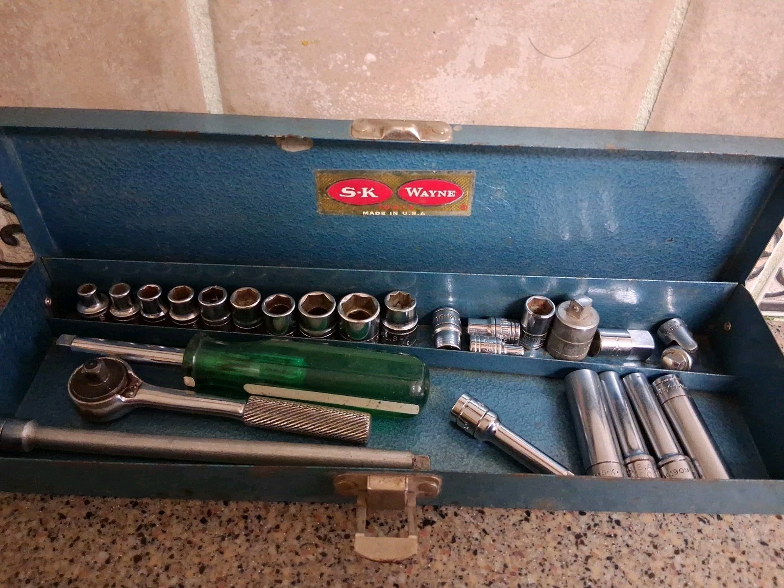 S K Wayne 1/4″ Dr Socket Set SAE, Metric In S K Box Ratchet, Extensions, Spinner
