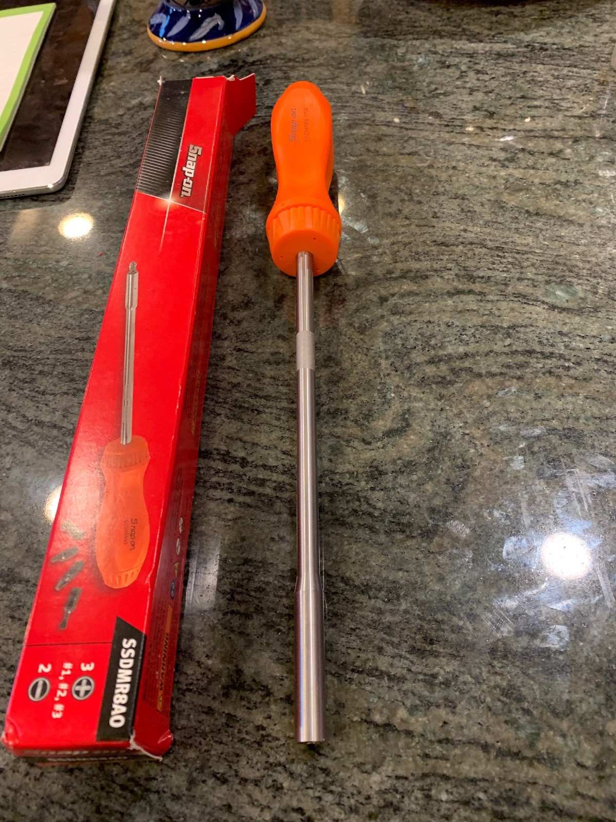 Snap On ssdmr8ao ratcheting screwdriver with 5 bits orange