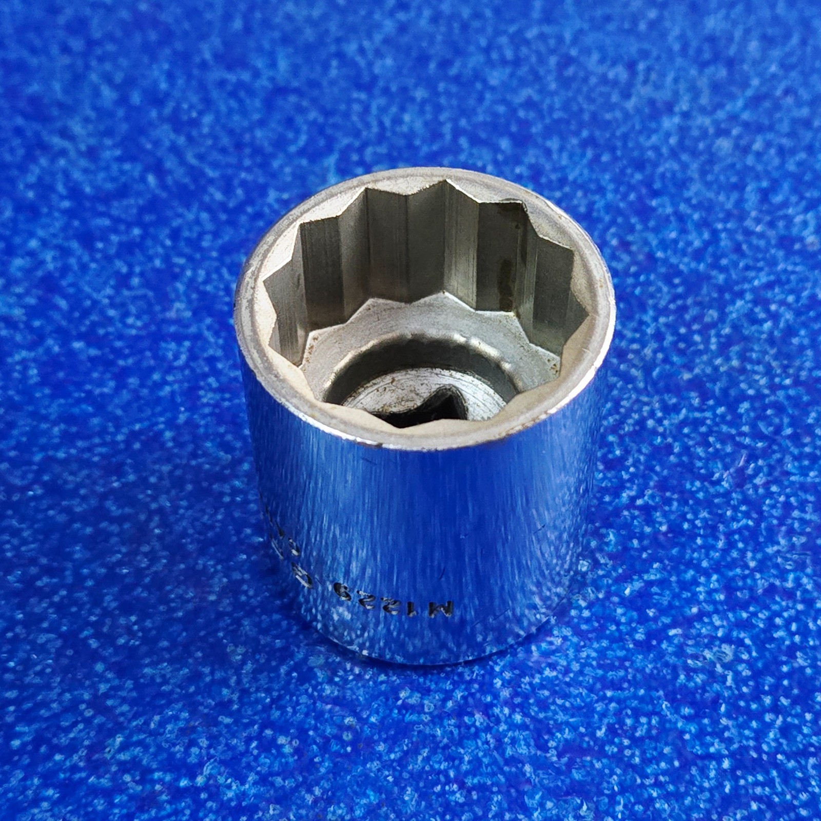 Vintage Gray Canada M1229 29mm Socket 1/2″ Dr 12pt Clean Mechanic Metric Tool