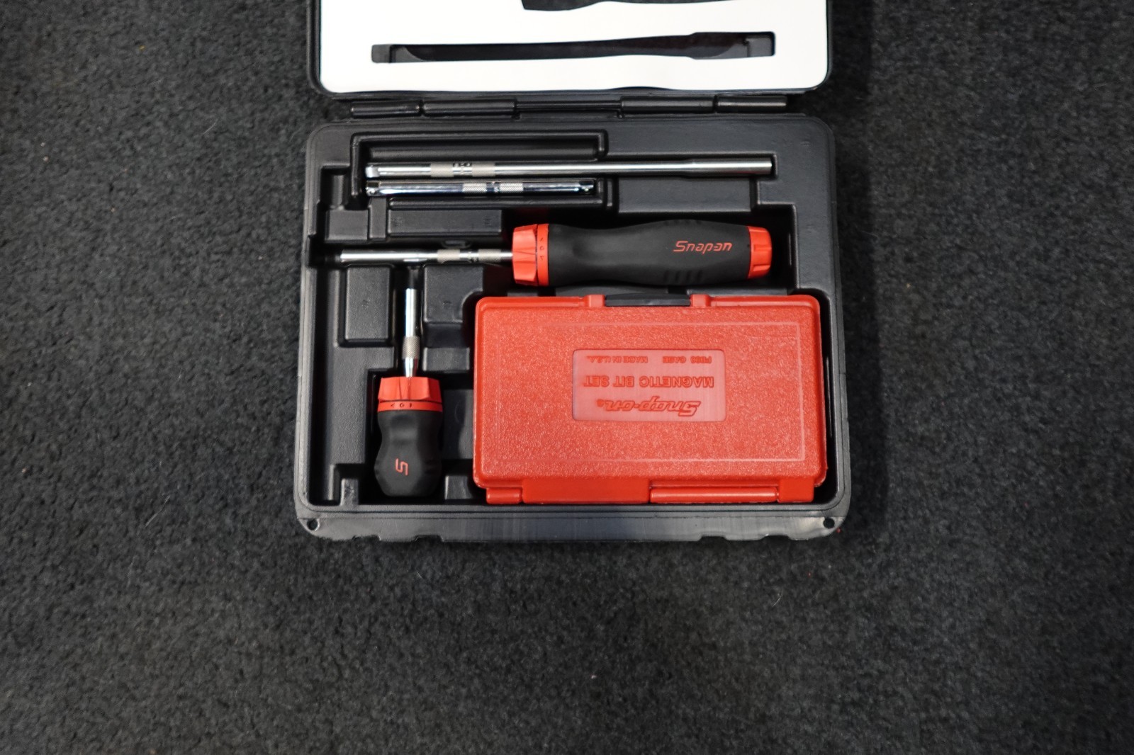 Snap On SGDMRC108A Red Ratcheting Screwdriver Set