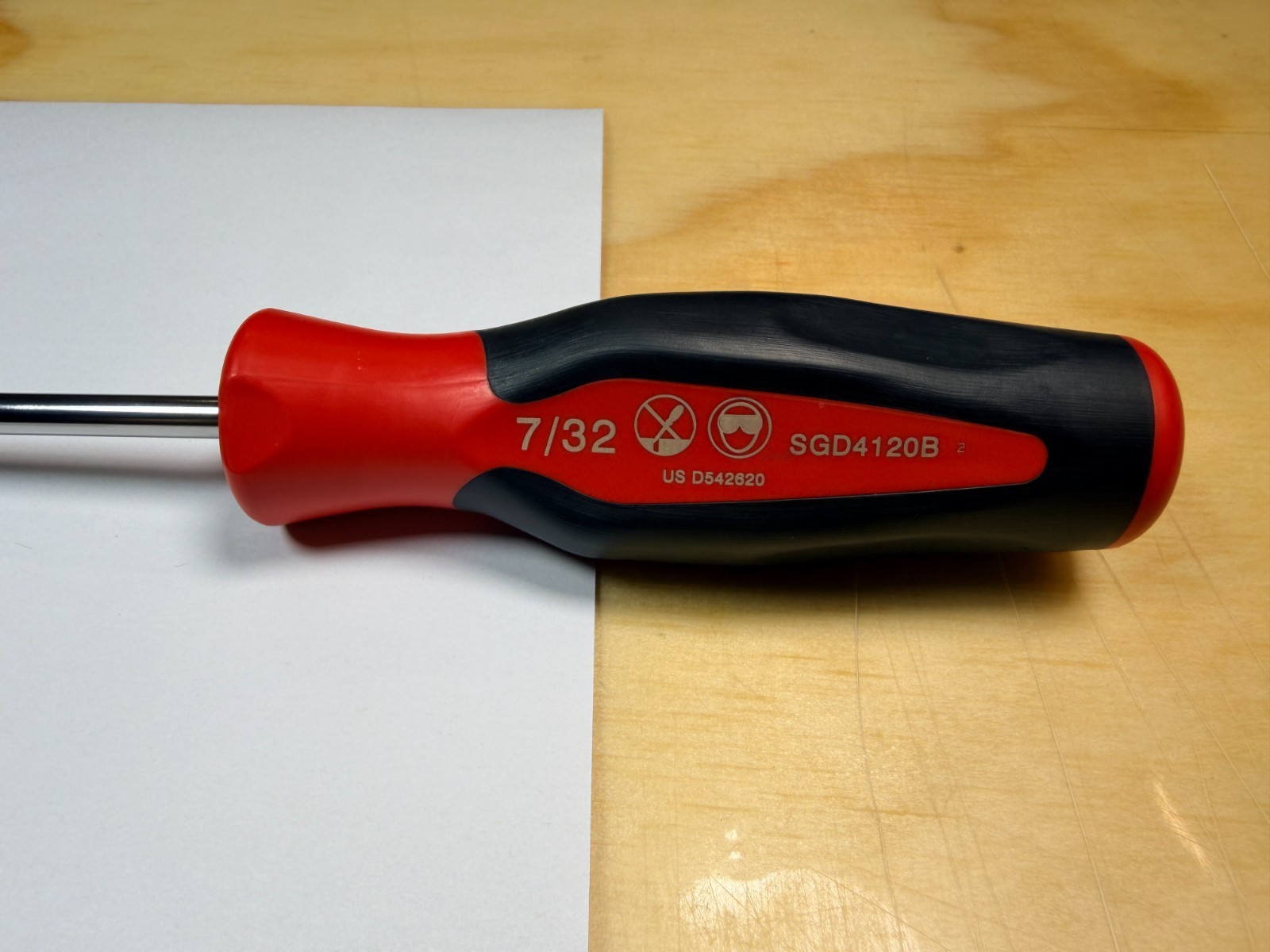 Snap-on Tools USA NEW RED 7/32″ Soft Grip Flat Cabinet Tip Screwdriver SGD4120BR