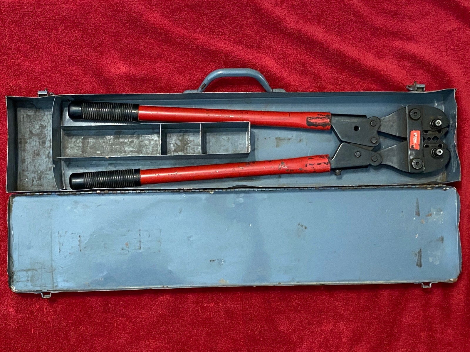 VELVAC INC ROTATING HEAD CRIMPERS RED WITH GRIP HANDLES AND METAL CARRYING CASE