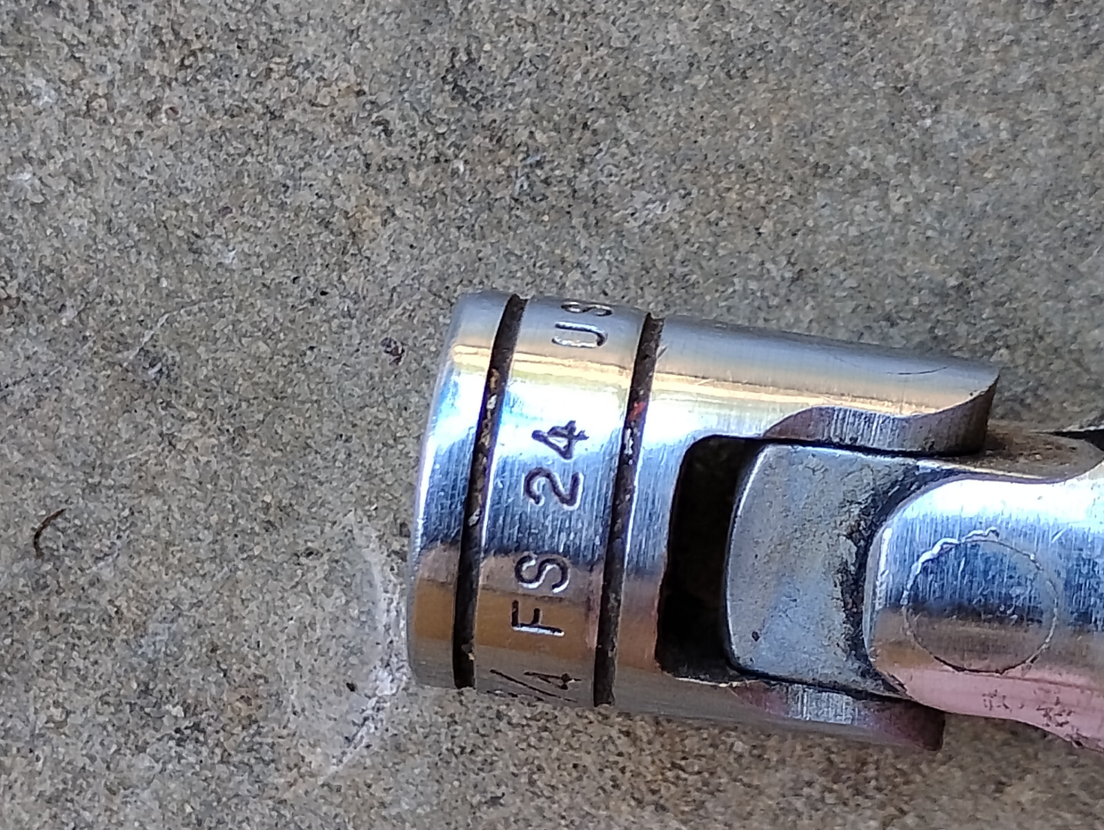 Snap-on Tools FS24 – 3/8″ Drive SAE 3/4″ 6 Point Universal Swivel Socket USA