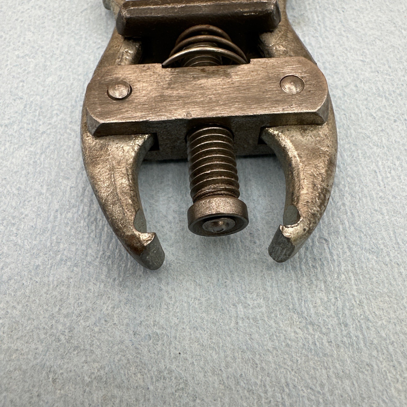 Blue Bird No. 21 Spring Loaded Battery Terminal Puller USA