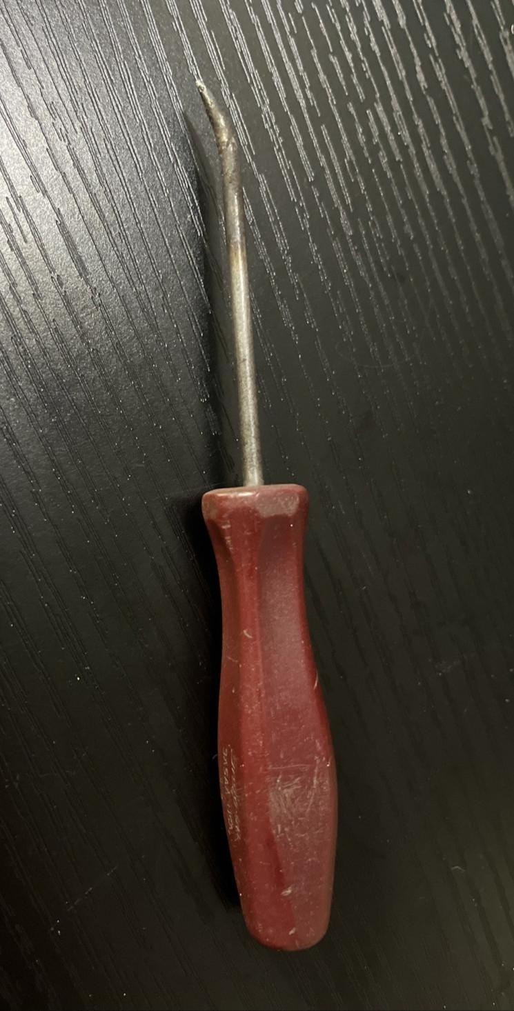 Snap-on 3ASAA 6″ Awl red/brown Hard Handle, but the tip is bent.