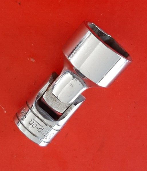 Nice! Snap on Tools USA 3/8″ Drive 3/4″ FS24 Universal Swivel Socket 6 Point 326