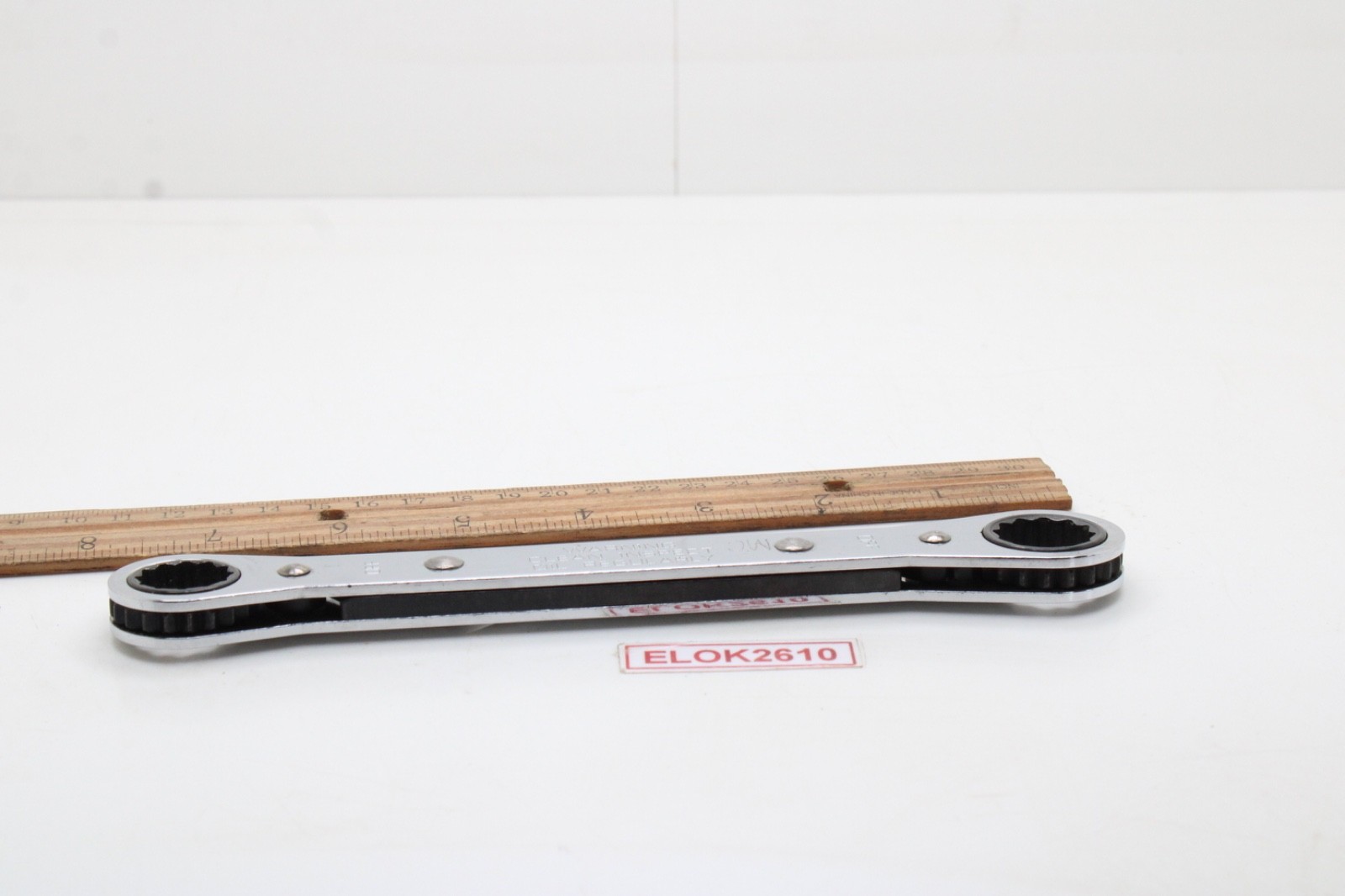 Snap-on R2022A 5/8″ x 11/16″ 12 Point SAE Ratcheting Box End Wrench 7.75″ USA