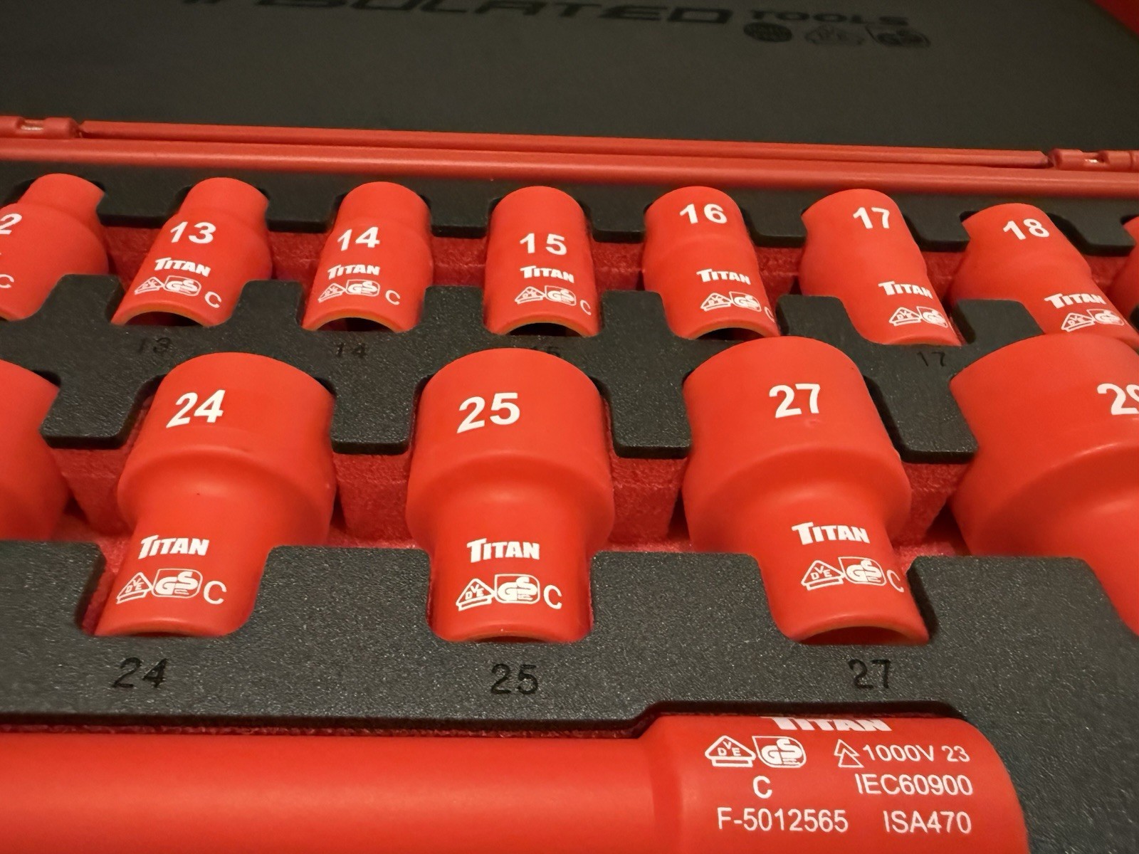Titan Tools 62100 1/2″ Drive Metric Ratchet and Socket Set – 24 Piece