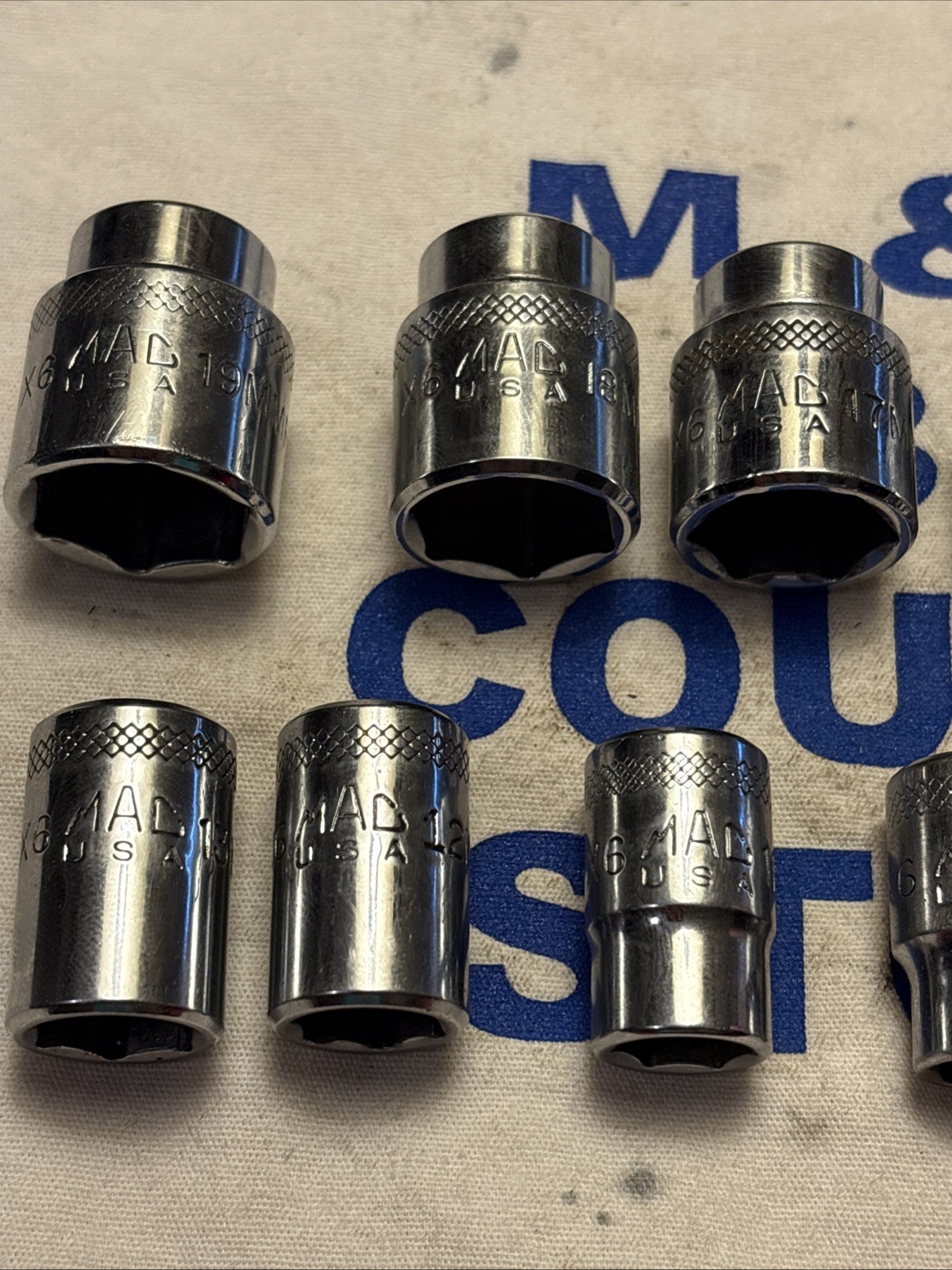 Mac Tools USA 3/8″ Drive 6pt 14pc Metric Chrome Socket Set 6mm-19mm SXM146TR