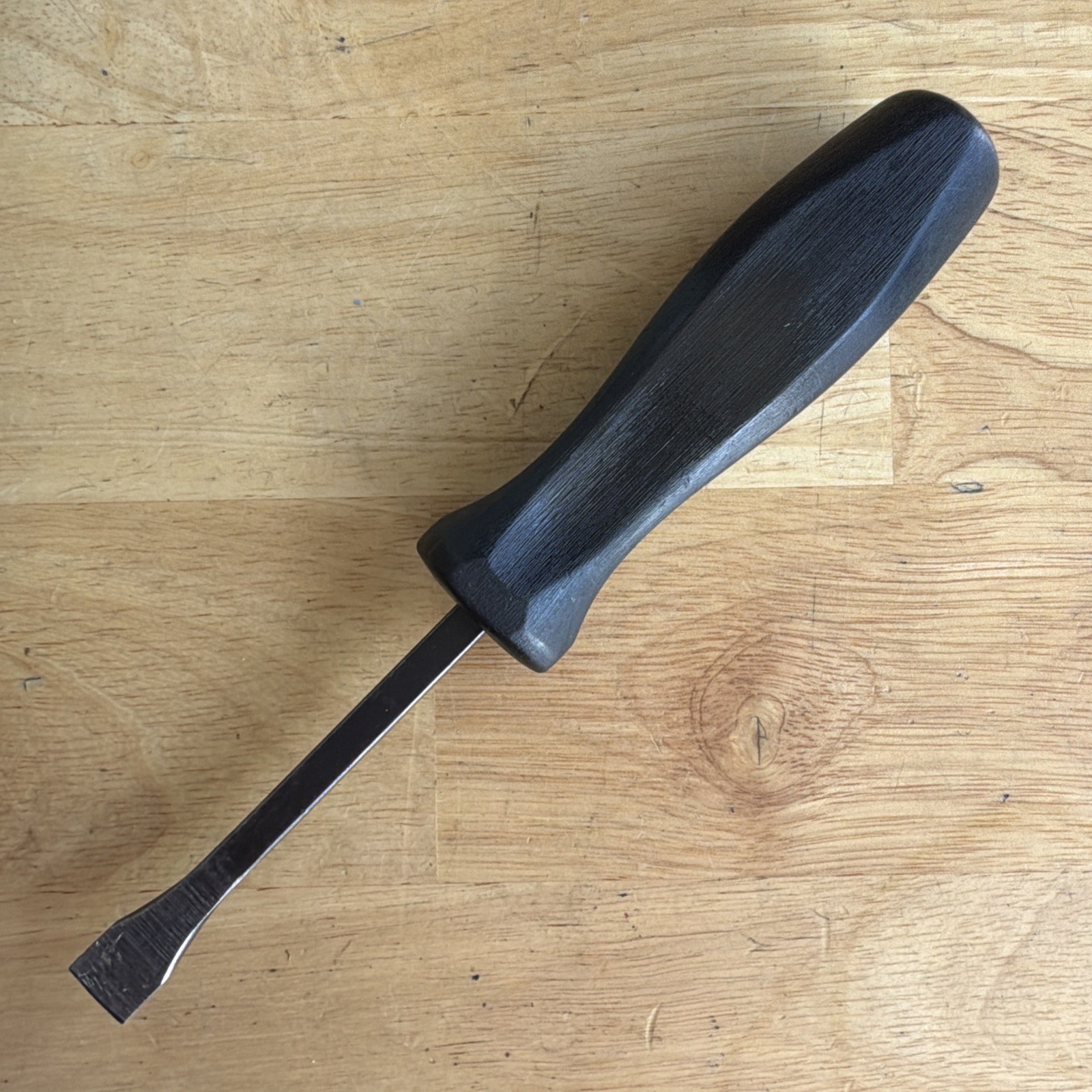 Snap On Tools 8″ Long Curved Tip Pry Bar Black Hard Handle SPB8A USA
