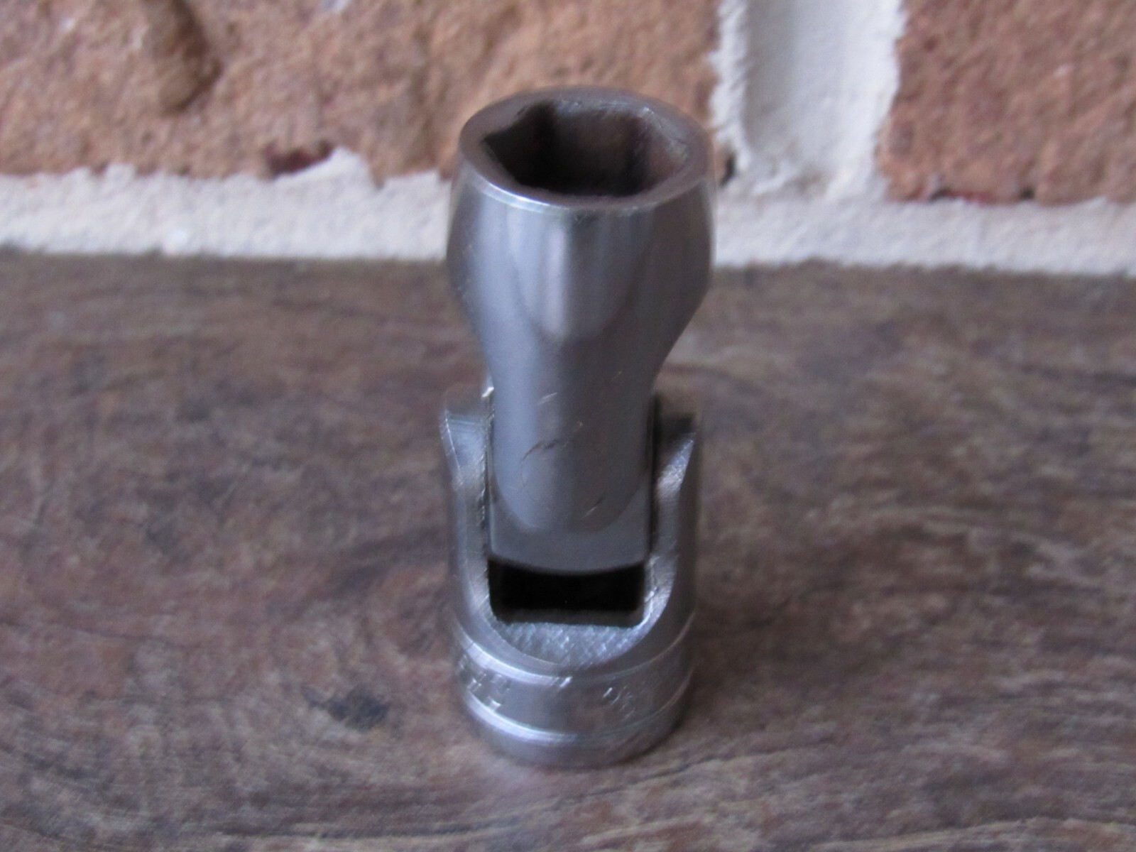 SNAP ON SU18 1/2″ DRIVE 9/16″ 6 PT SAE UNIVERSAL FLEX SWIVEL SOCKET UNDERLINE SU