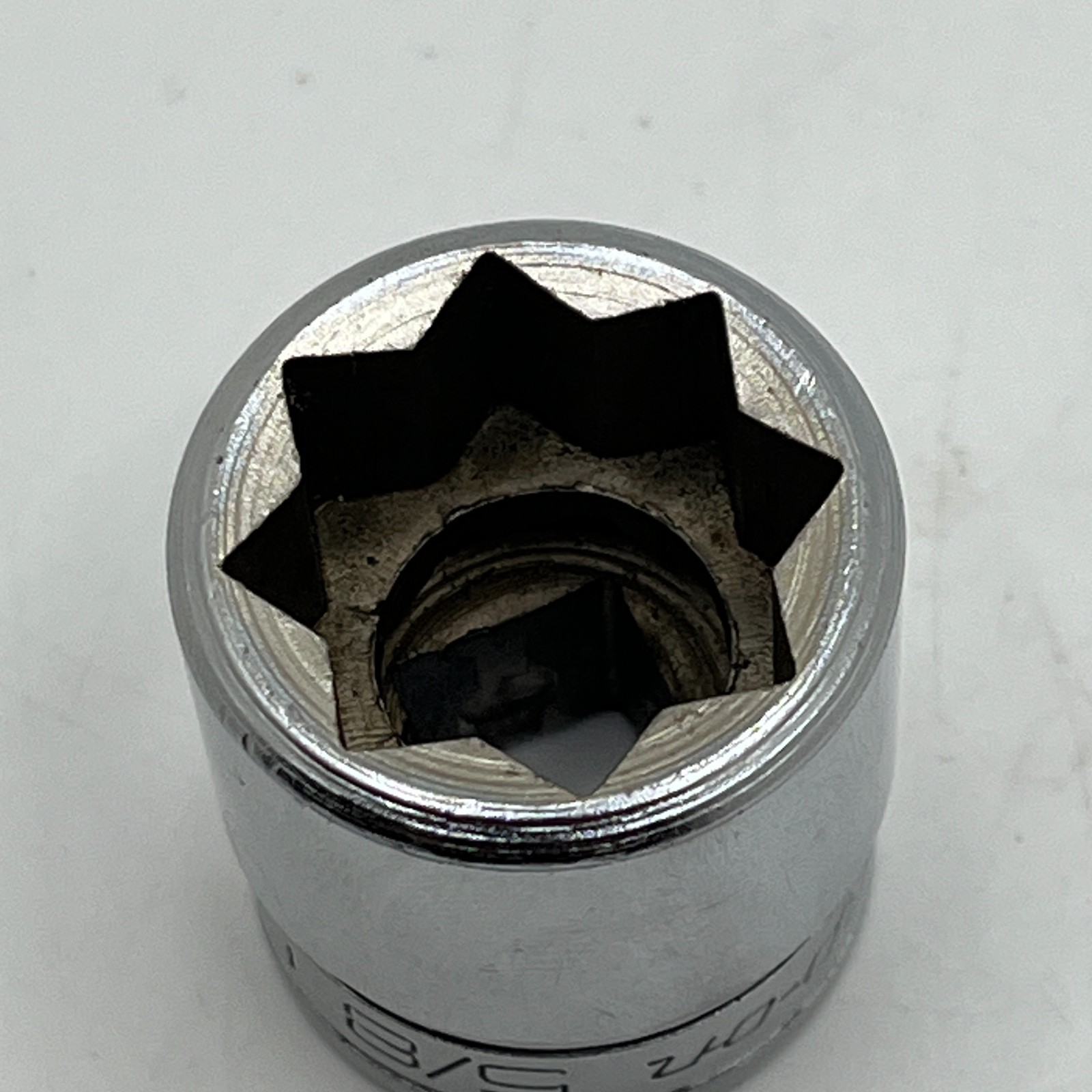 Snap-On Tools USA F320 3/8″ Drive 5/8″ SAE 8-Point Double Square Chrome Socket